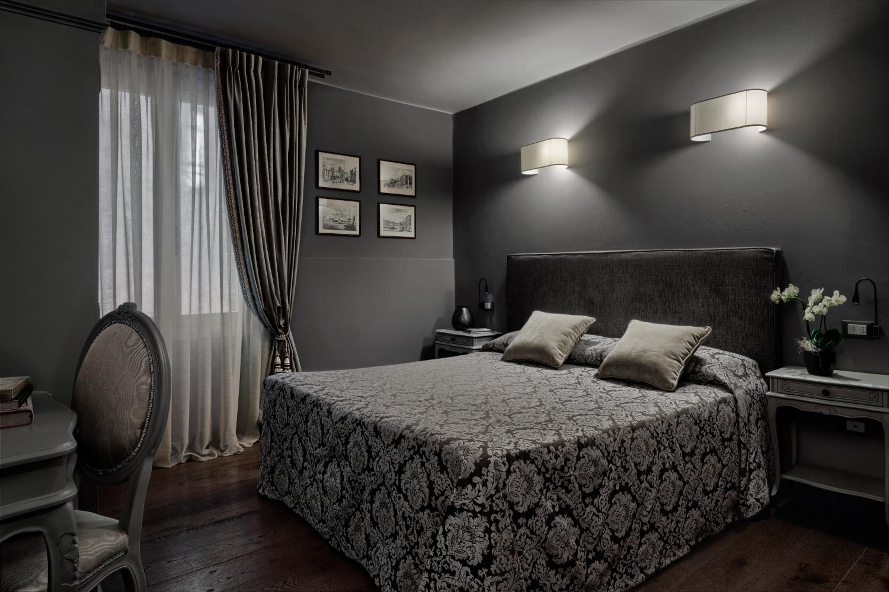 Classic Double Room with Private External Bathroom photo 1