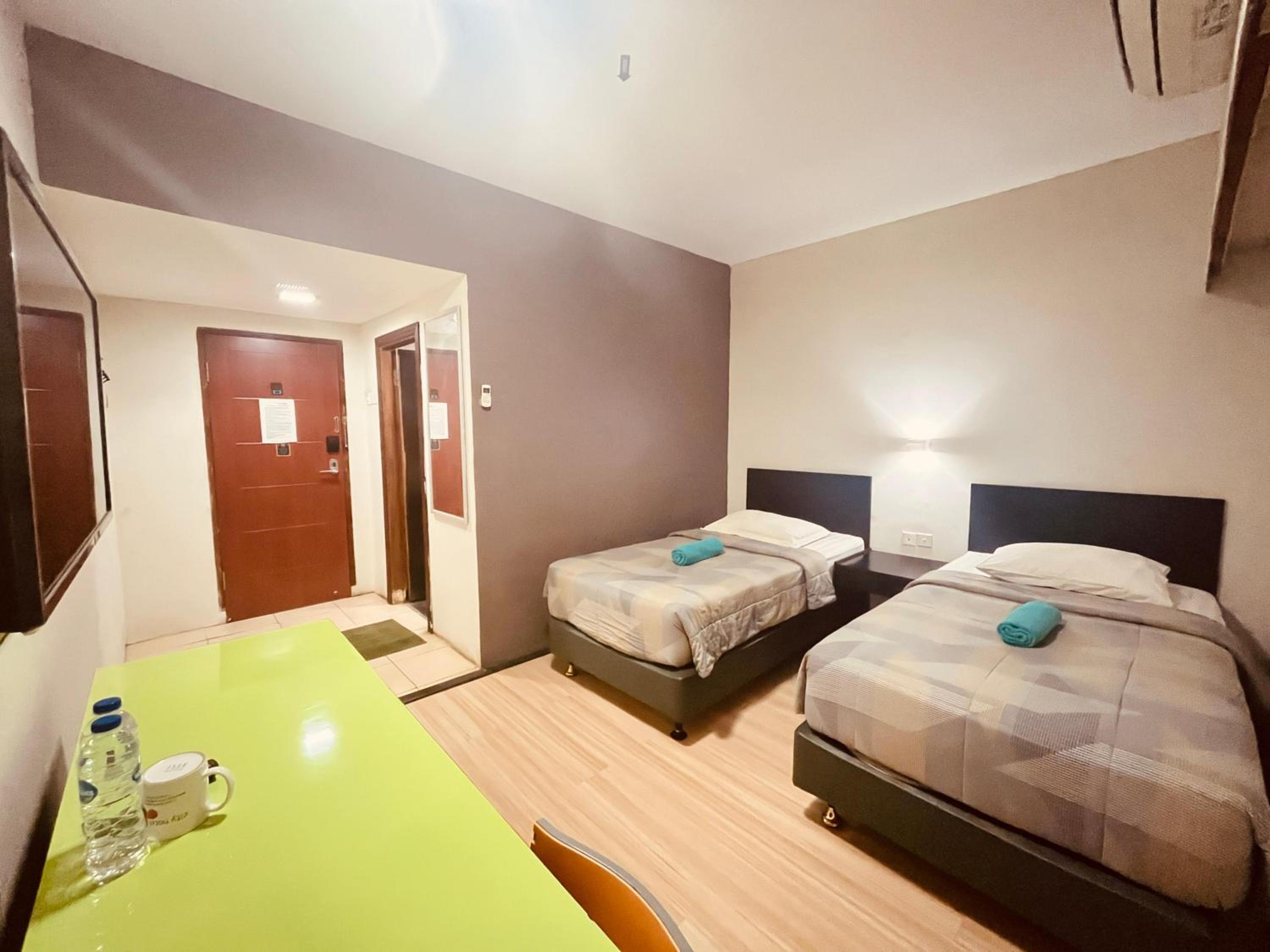 Standard Twin Room - Photo 3