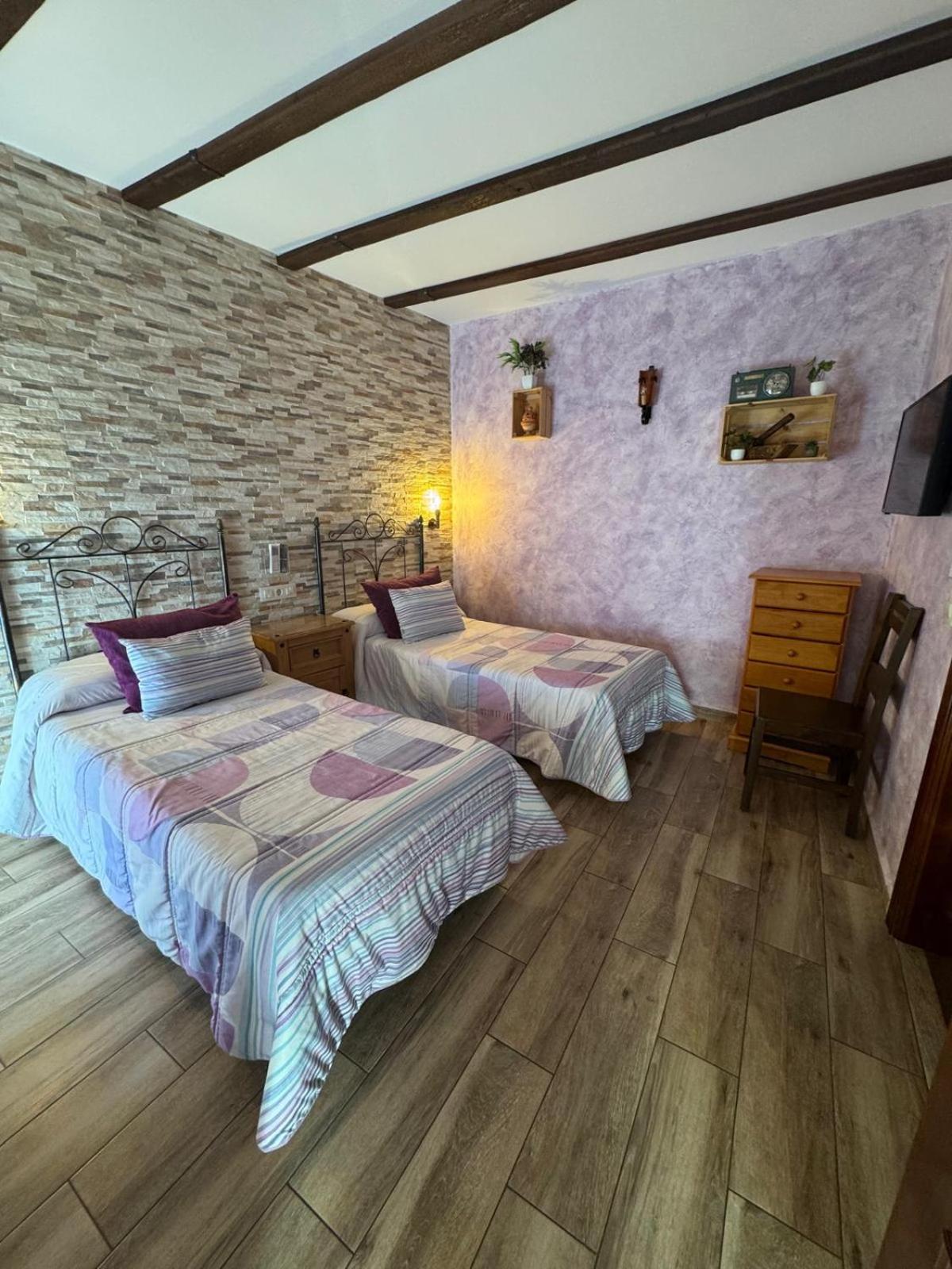 Superior Double Room with Two Double Beds - Photo 2