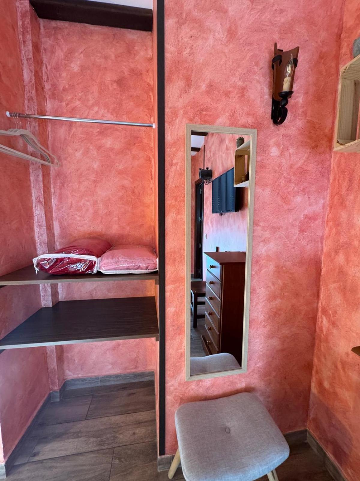 Double Room with Private Bathroom photo 3