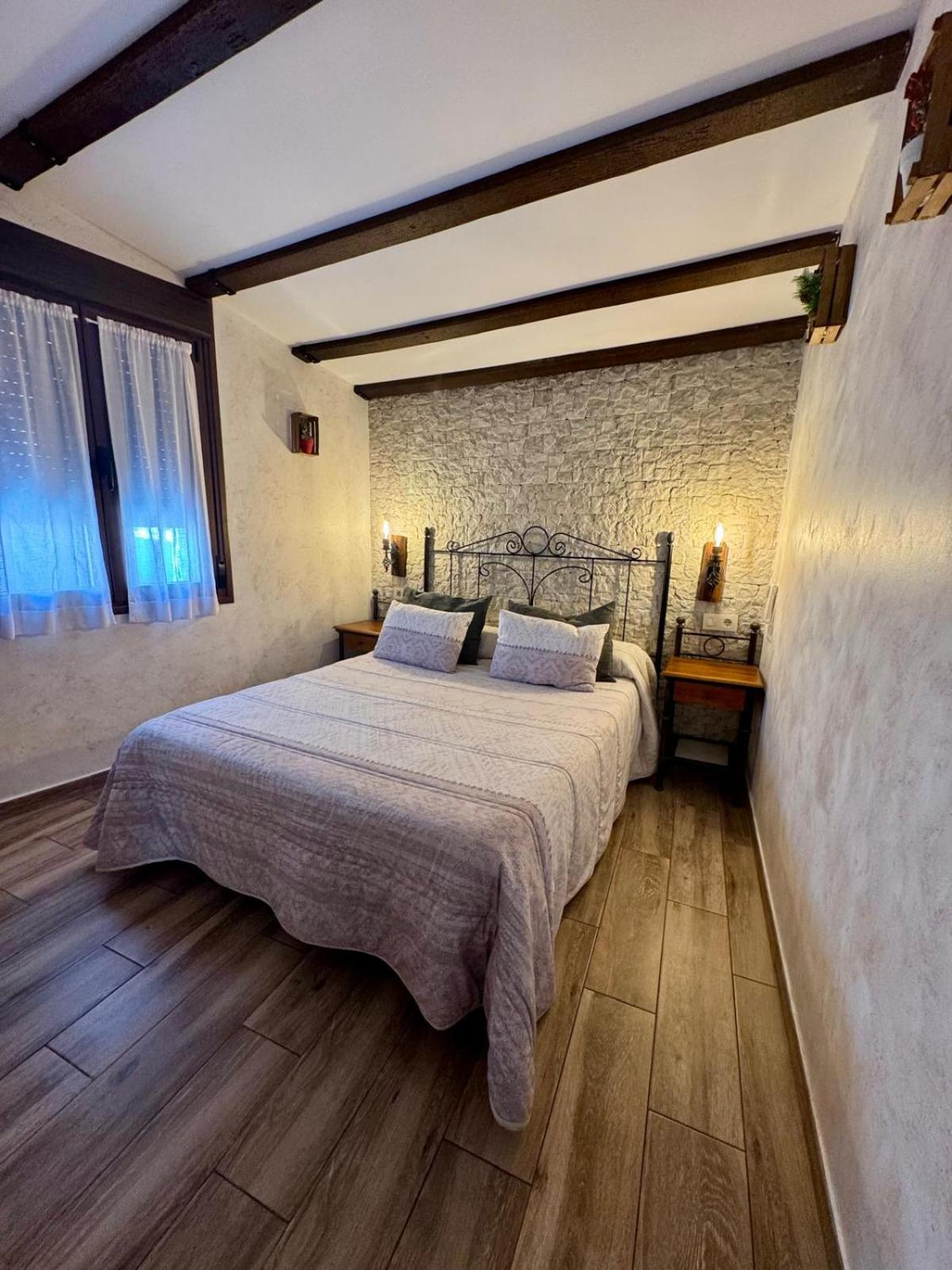 Deluxe Double Room - Photo 2