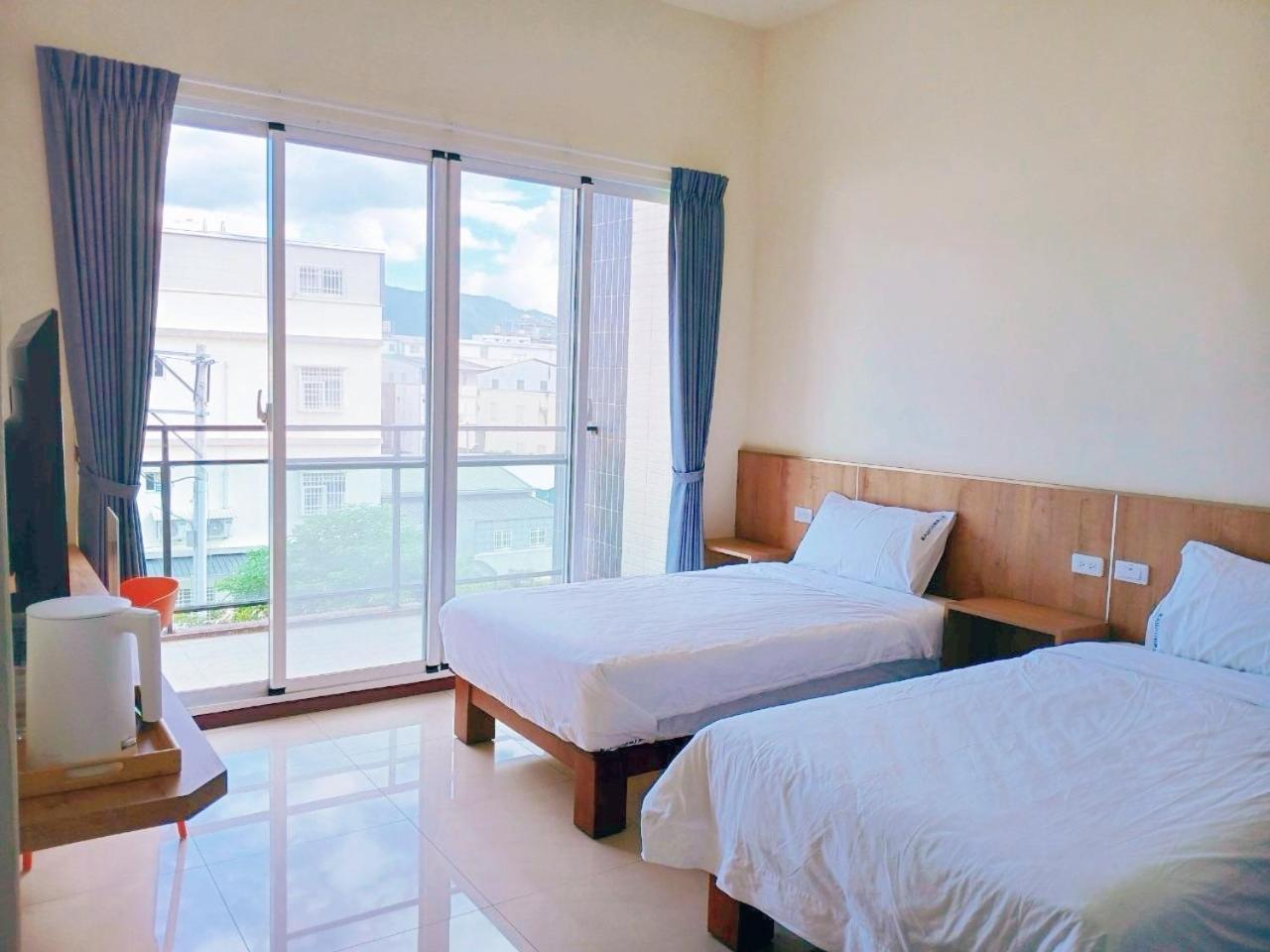 Double or Twin Room with Balcony photo 2