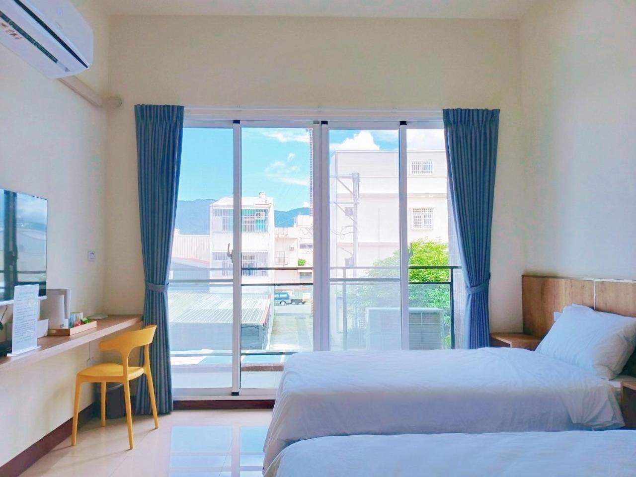 Double or Twin Room with Balcony photo 3