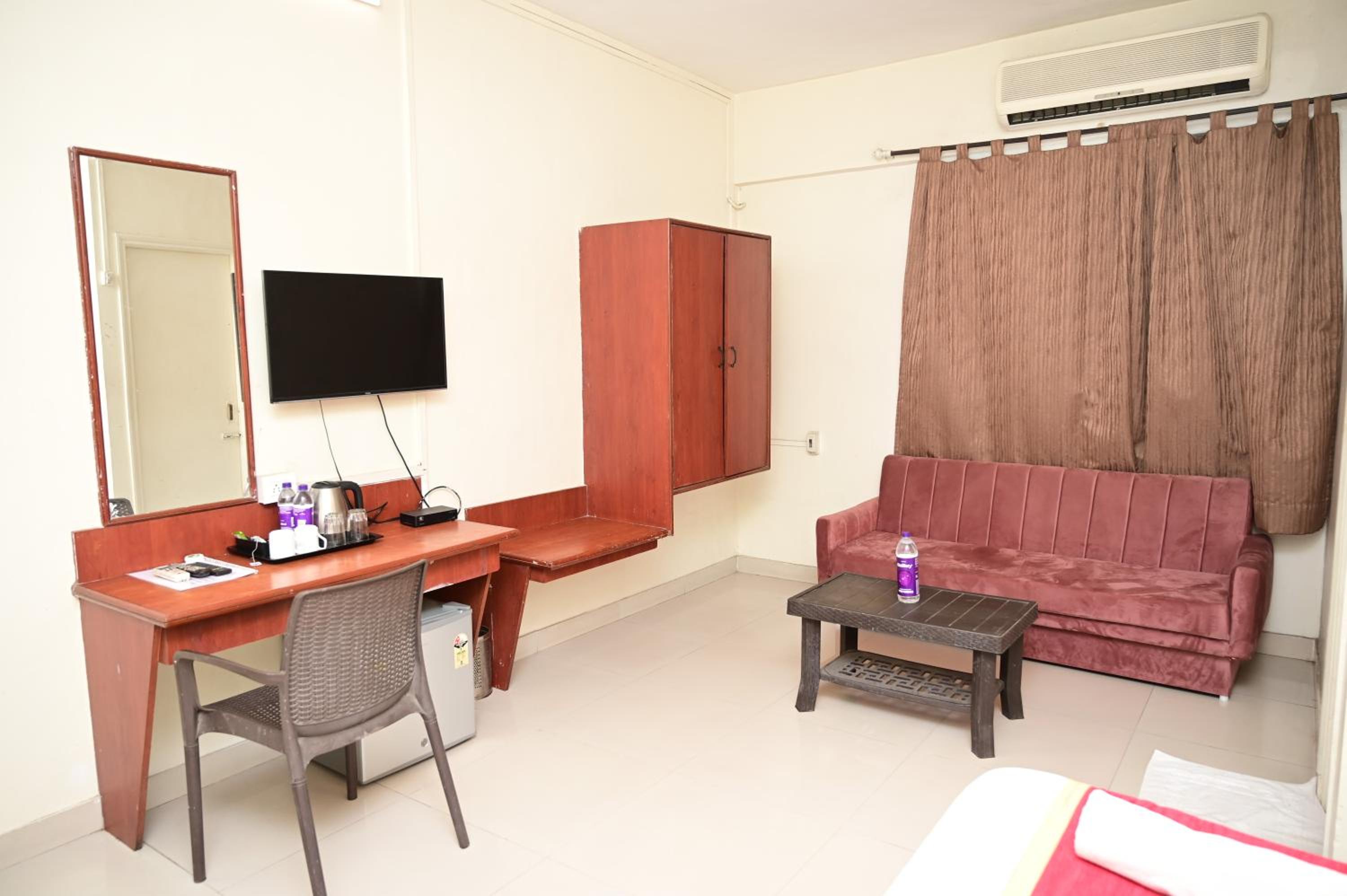 Deluxe Family Room - Photo 1