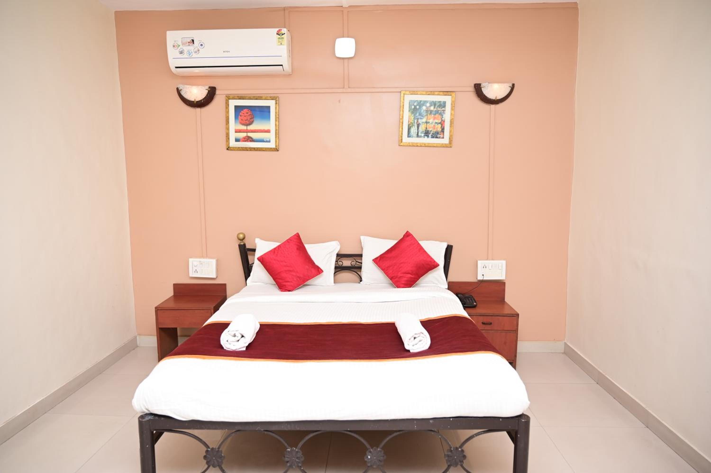 Deluxe Family Room - Photo 8