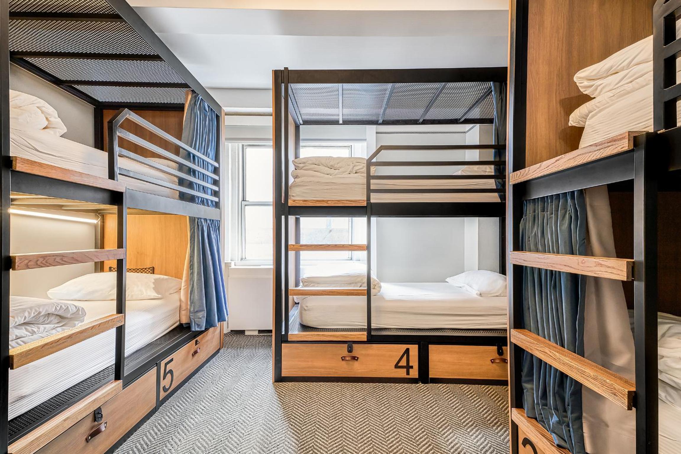 6-Bed Mixed Dormitory Room thumbnail 5