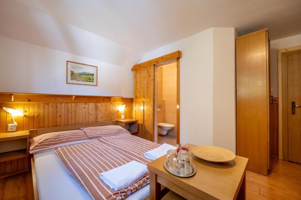 Triple Room with Private Bathroom - Photo 2
