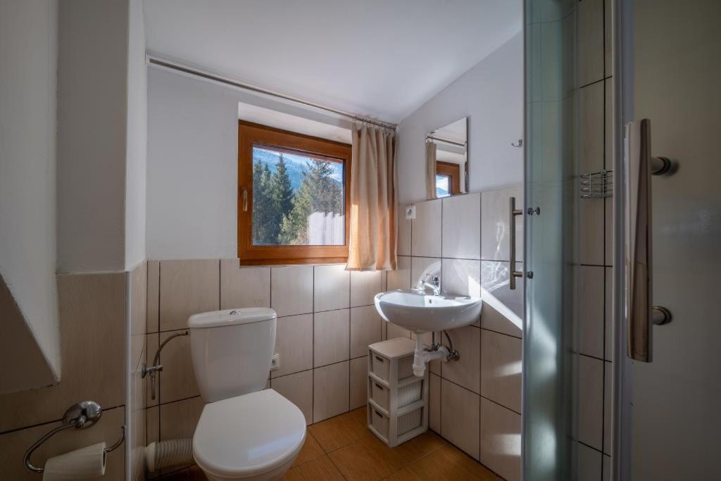Family Room with Bathroom photo 2