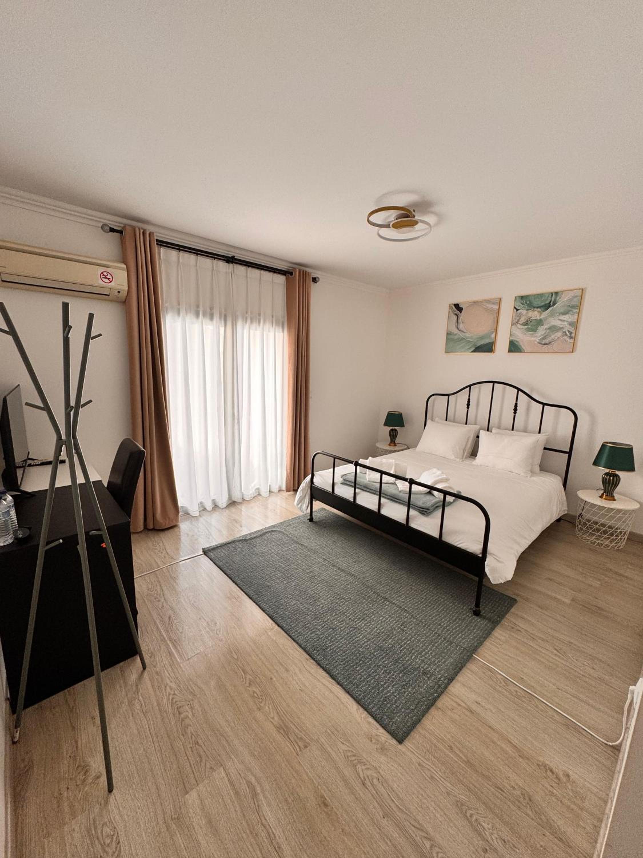 King Suite with Balcony photo 2