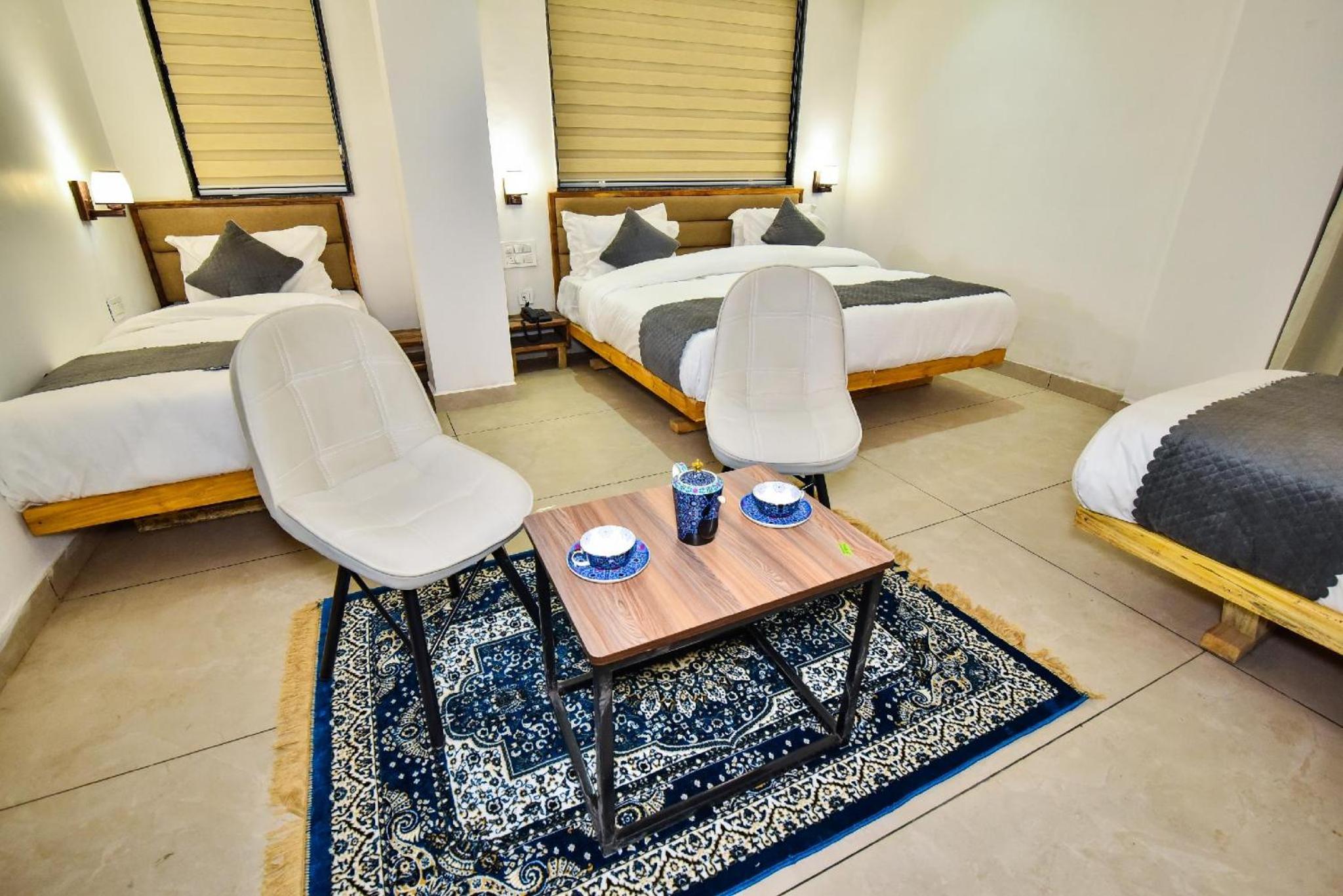 Executive Family Suite with Balcony photo 3