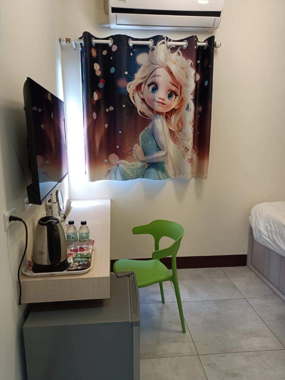 Single Room photo 1