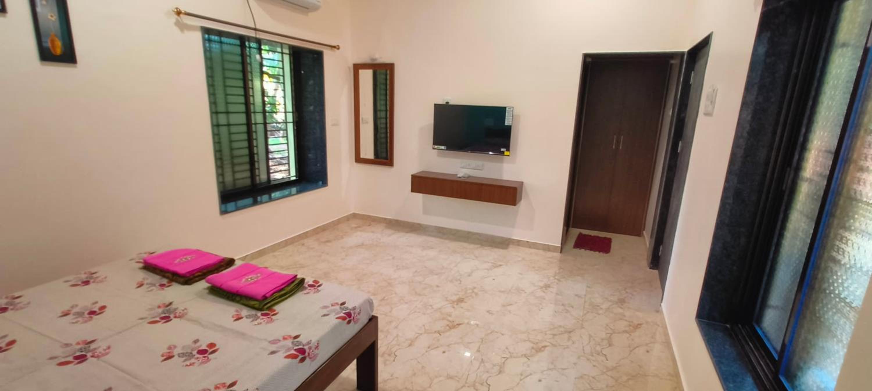 King Room with Balcony photo 2