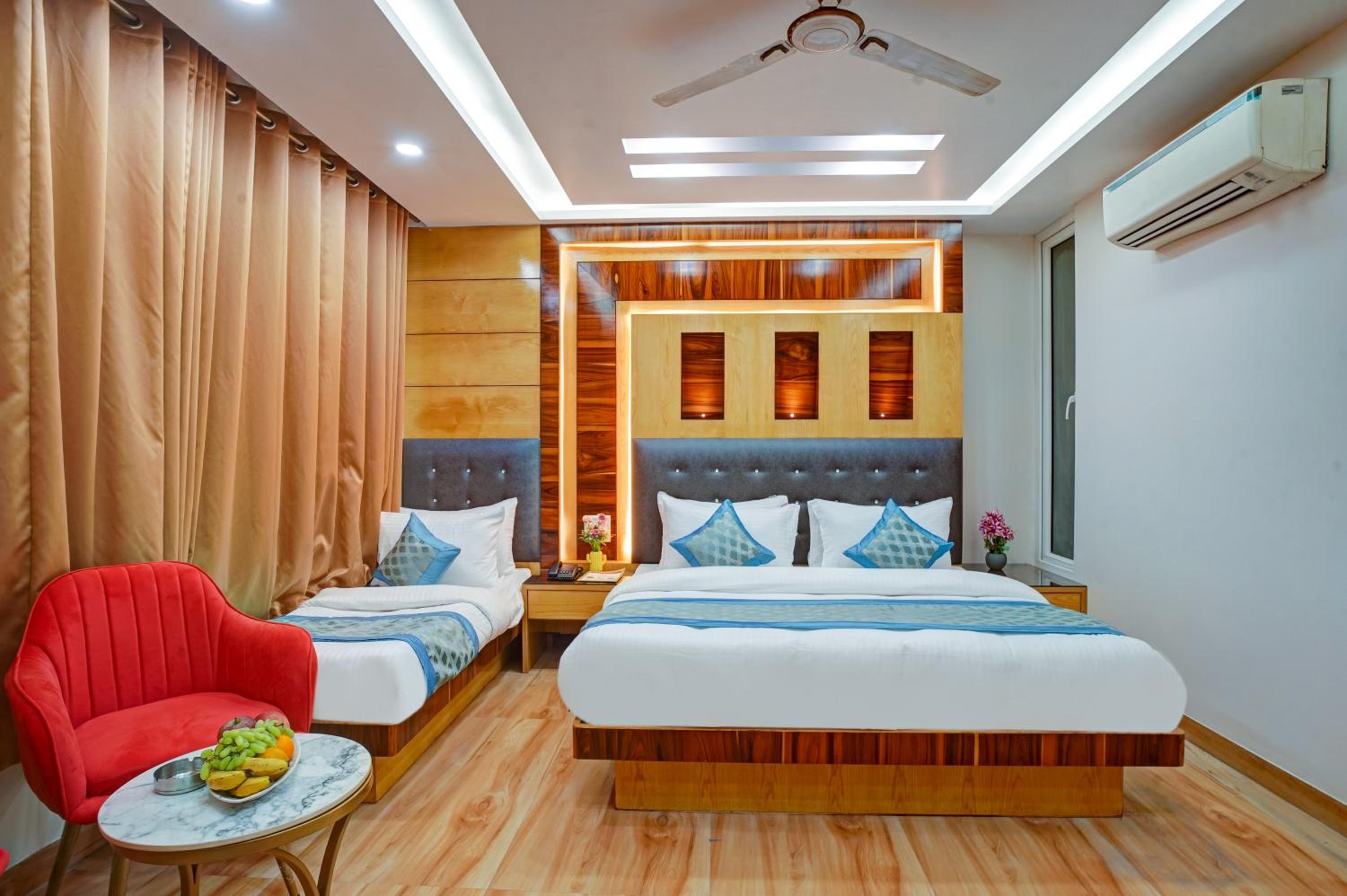 Family Room photo 1