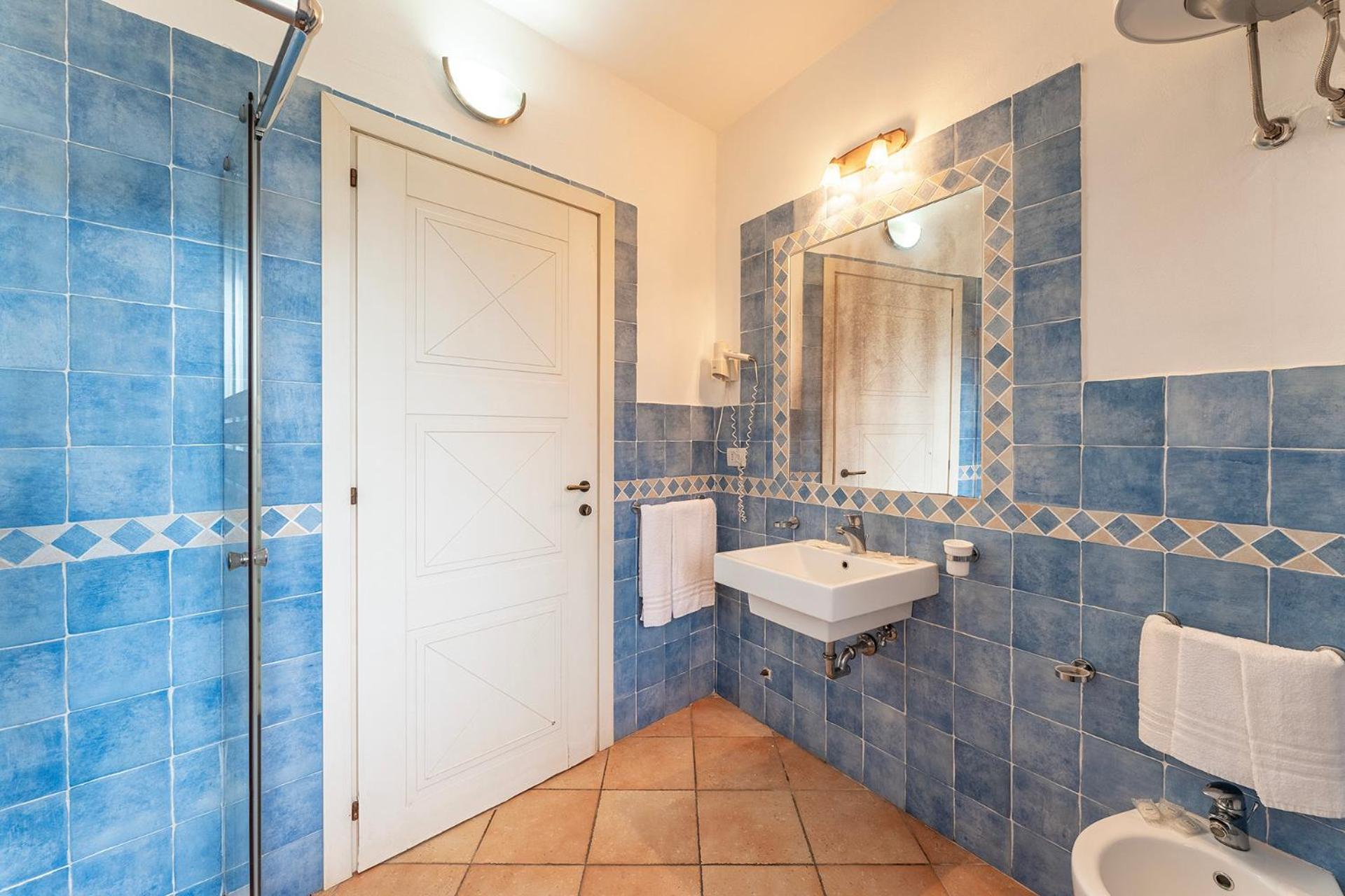 One-Bedroom Apartment with Air Conditioning and Terrace or Balcony (3 People) photo 2