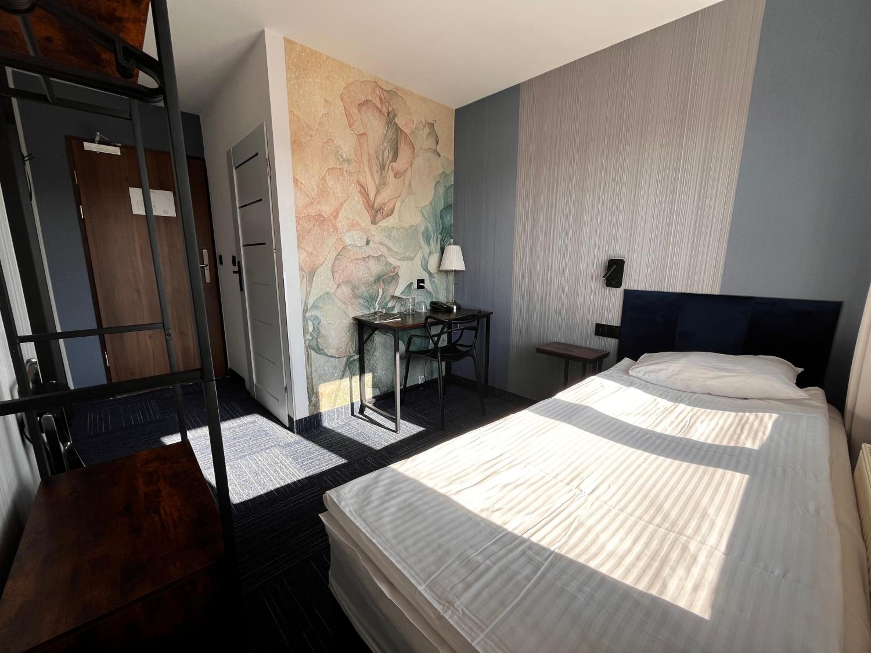 Single Room photo 2