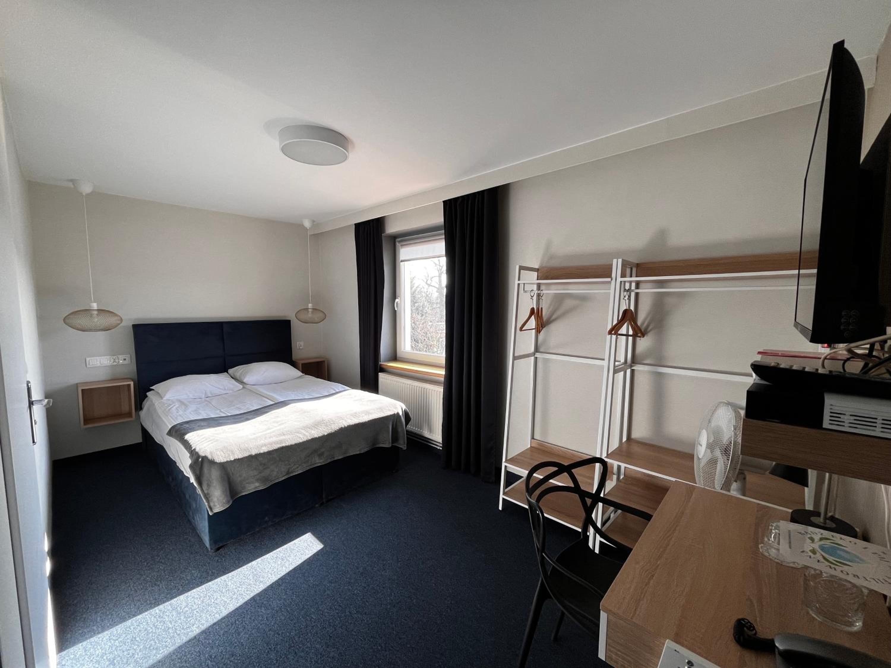 Double or Twin Room - Photo 4