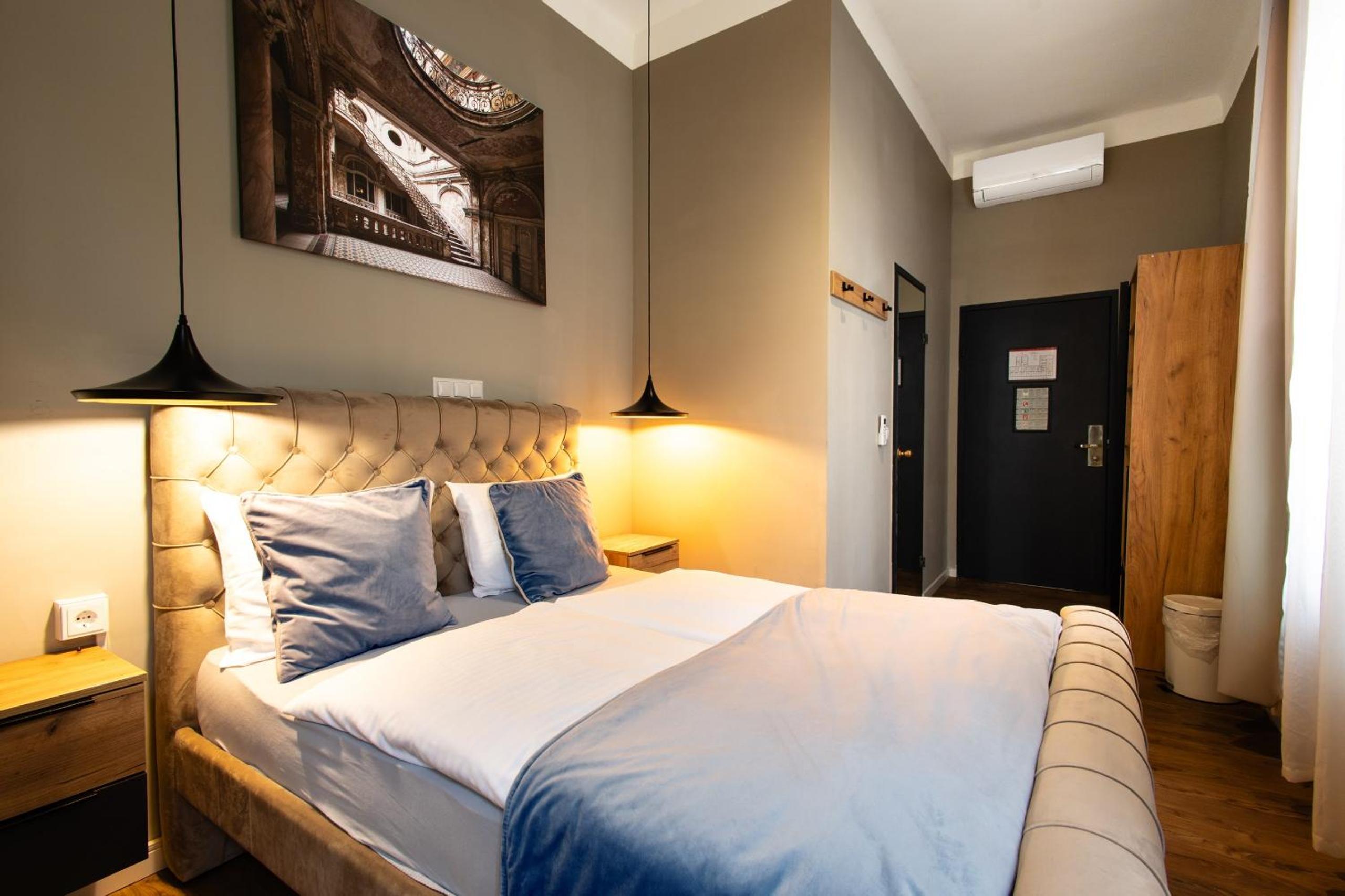 Budget Double Room photo 3
