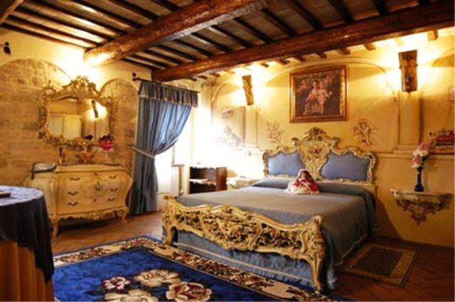 Queen Suite with Spa Bath