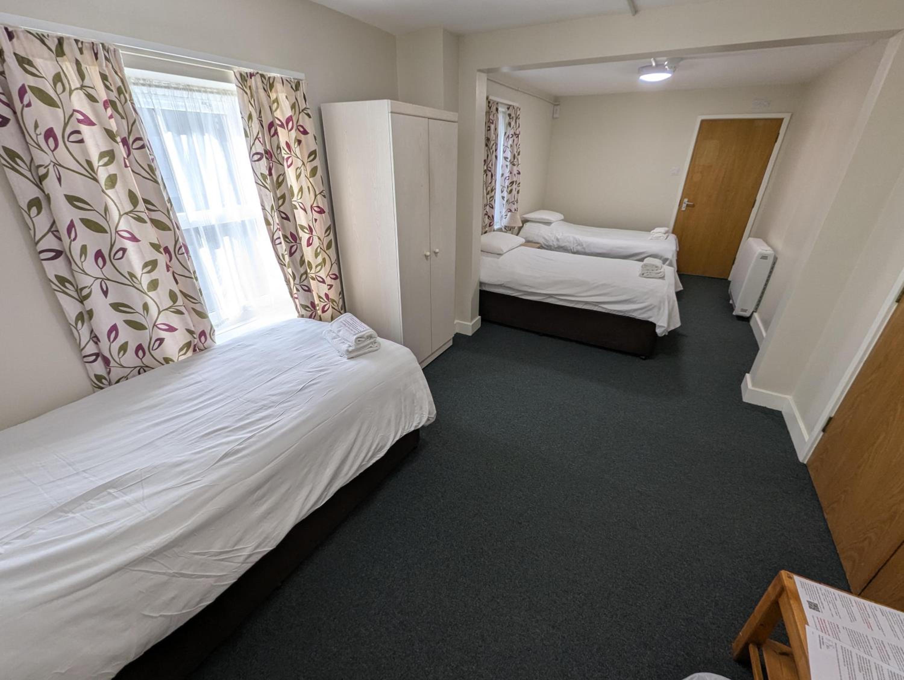 Triple Room with Shower - Photo 6
