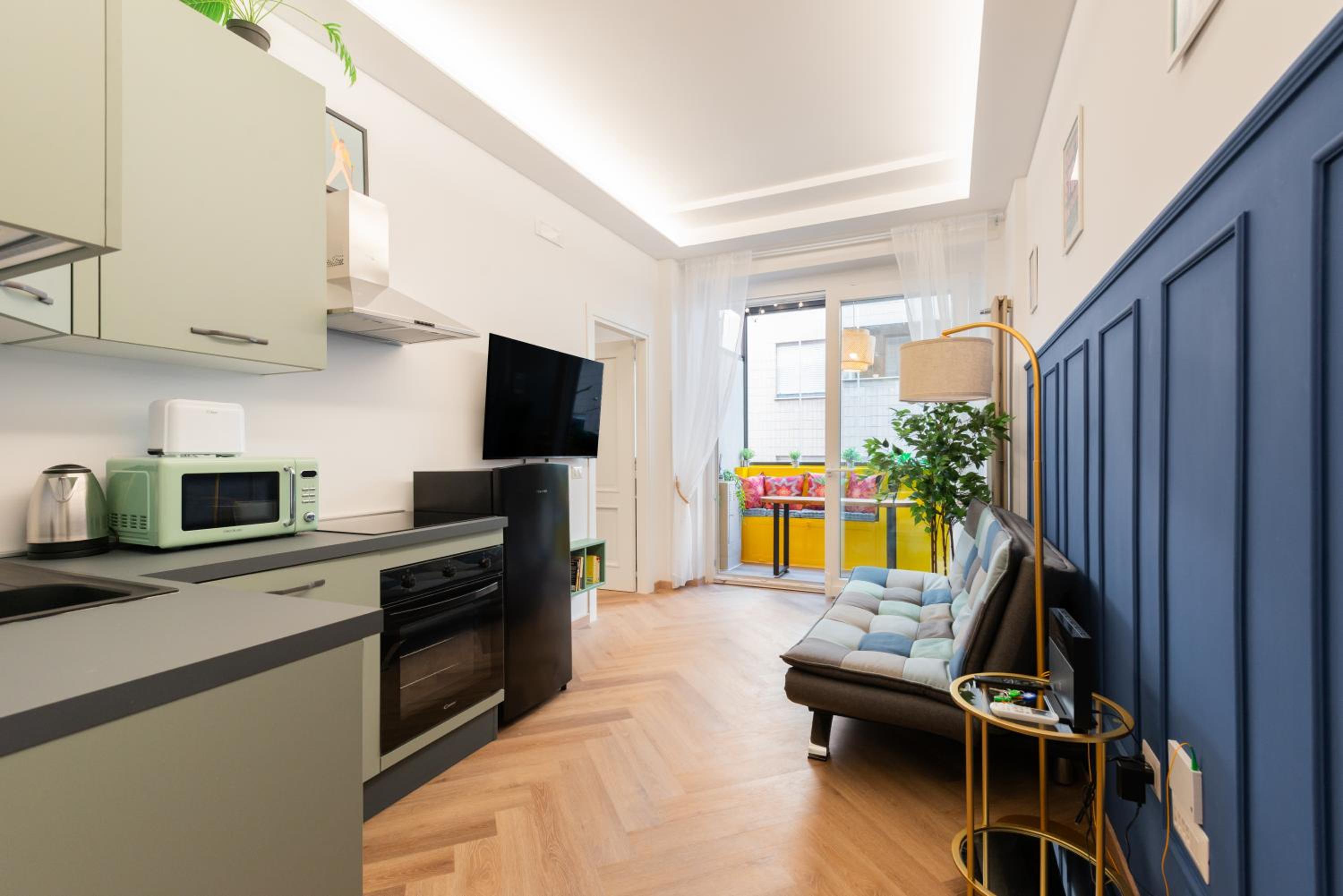 One-Bedroom Apartment with Balcony
