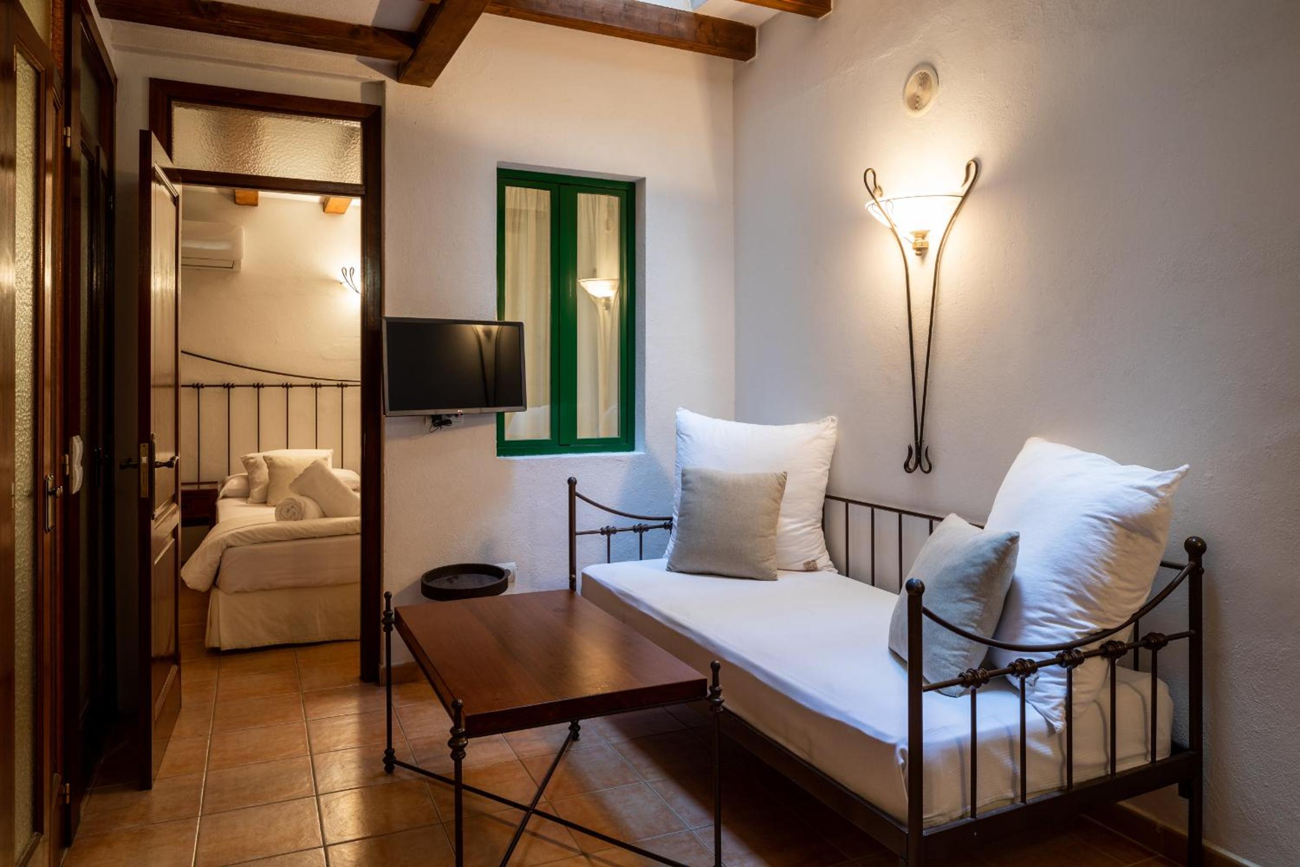 Two-Bedroom Apartment (4 Adults)
