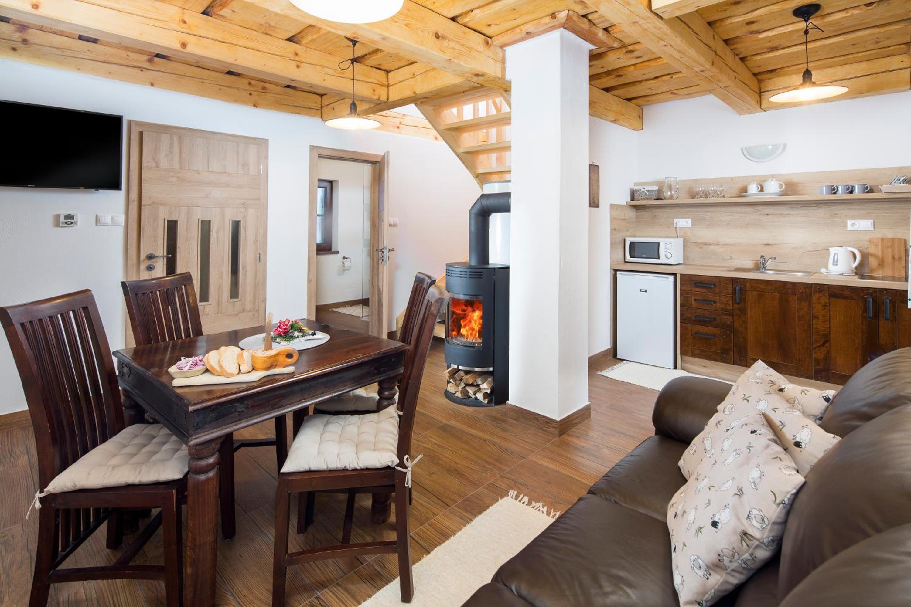 Two-Bedroom House - Matko Kubko