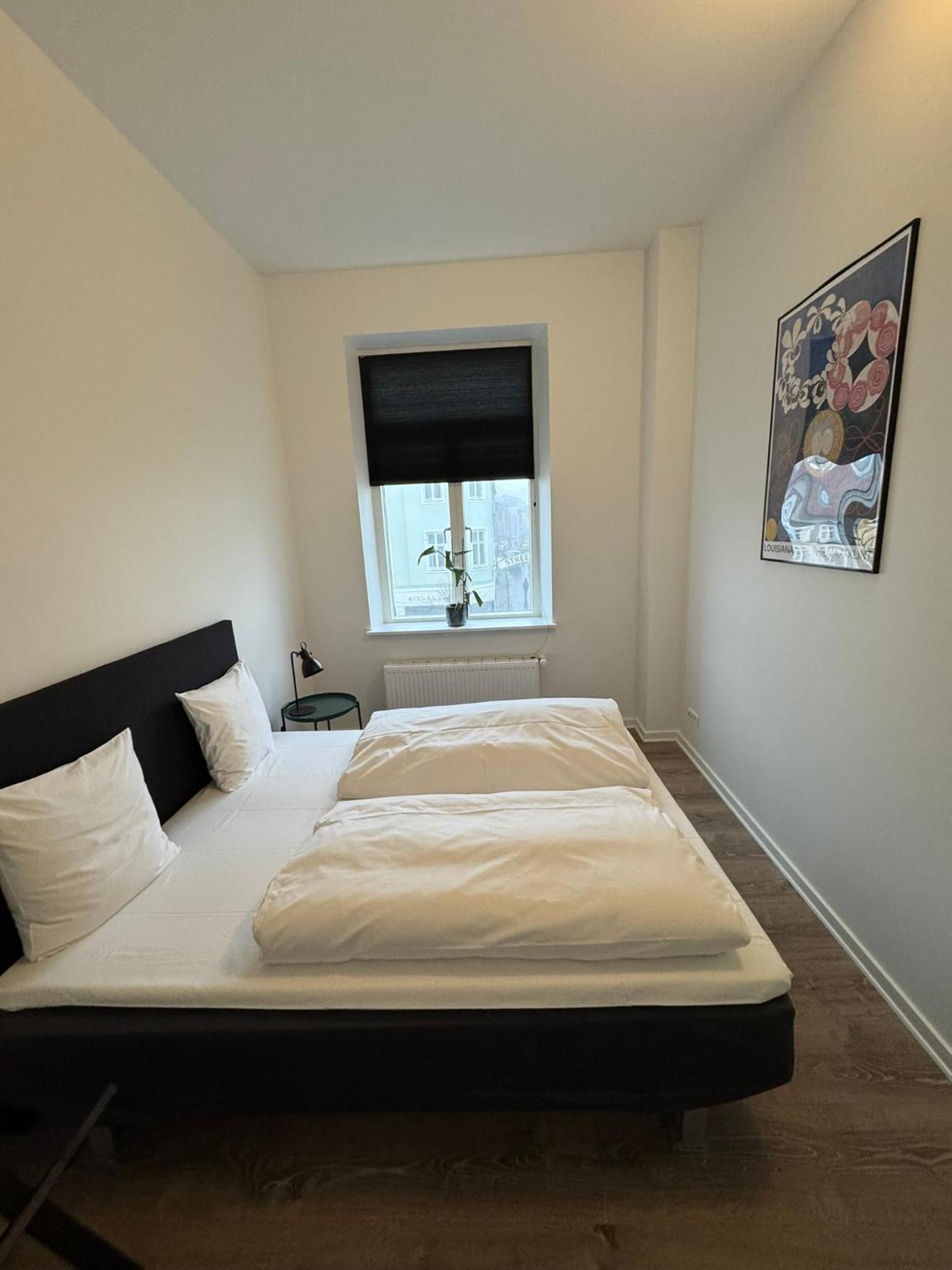 Two-Bedroom Deluxe Apartment - Photo 8