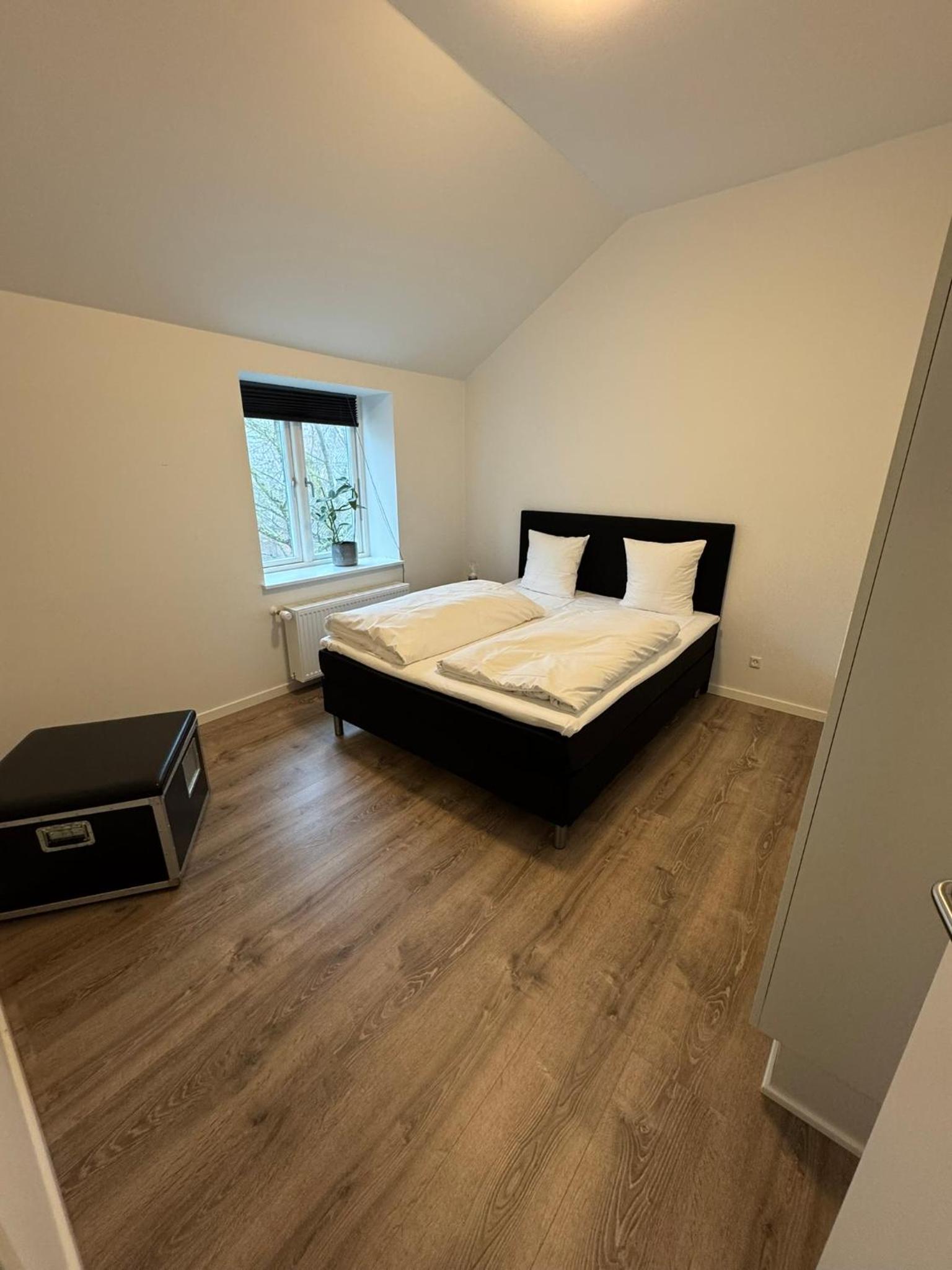 Deluxe One-Bedroom Apartment with Garden View - Photo 2