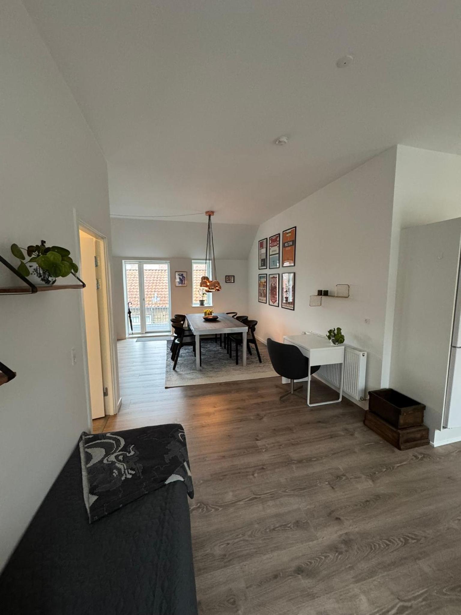 Deluxe One-Bedroom Apartment with Garden View - Photo 9