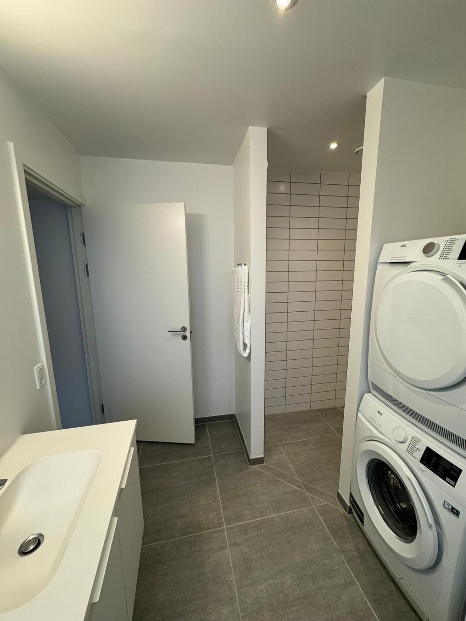 Deluxe One-Bedroom Apartment with Garden View - Photo 6