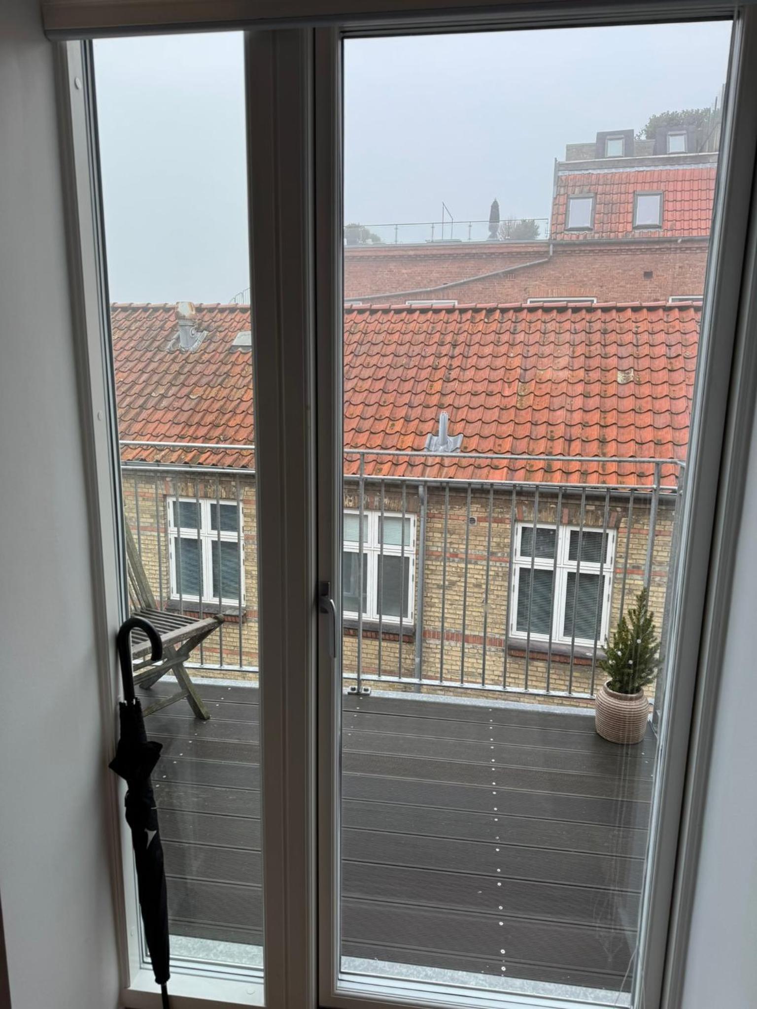 Deluxe One-Bedroom Apartment with Garden View - Photo 7