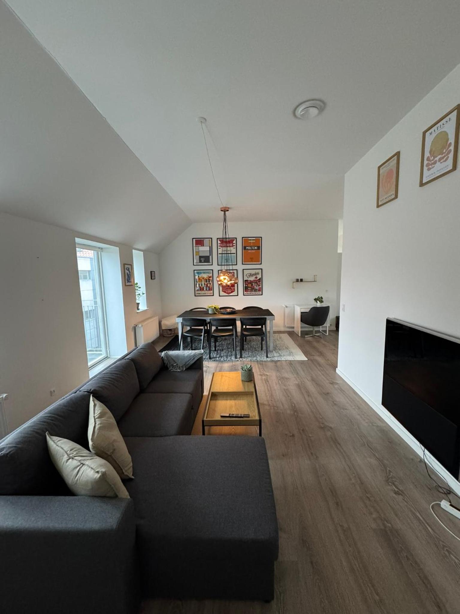 Deluxe One-Bedroom Apartment with Garden View - Photo 4