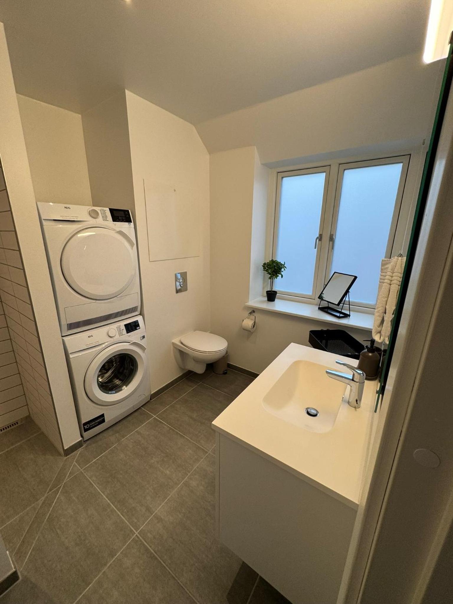 Deluxe One-Bedroom Apartment with Garden View - Photo 10