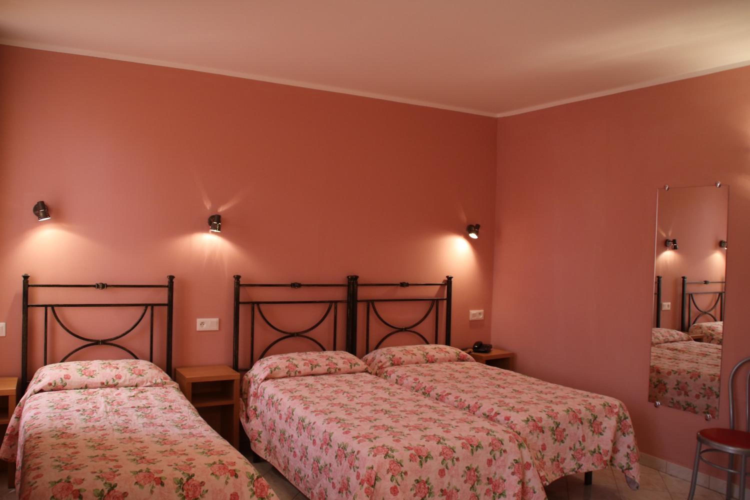 Triple Room - Photo 2