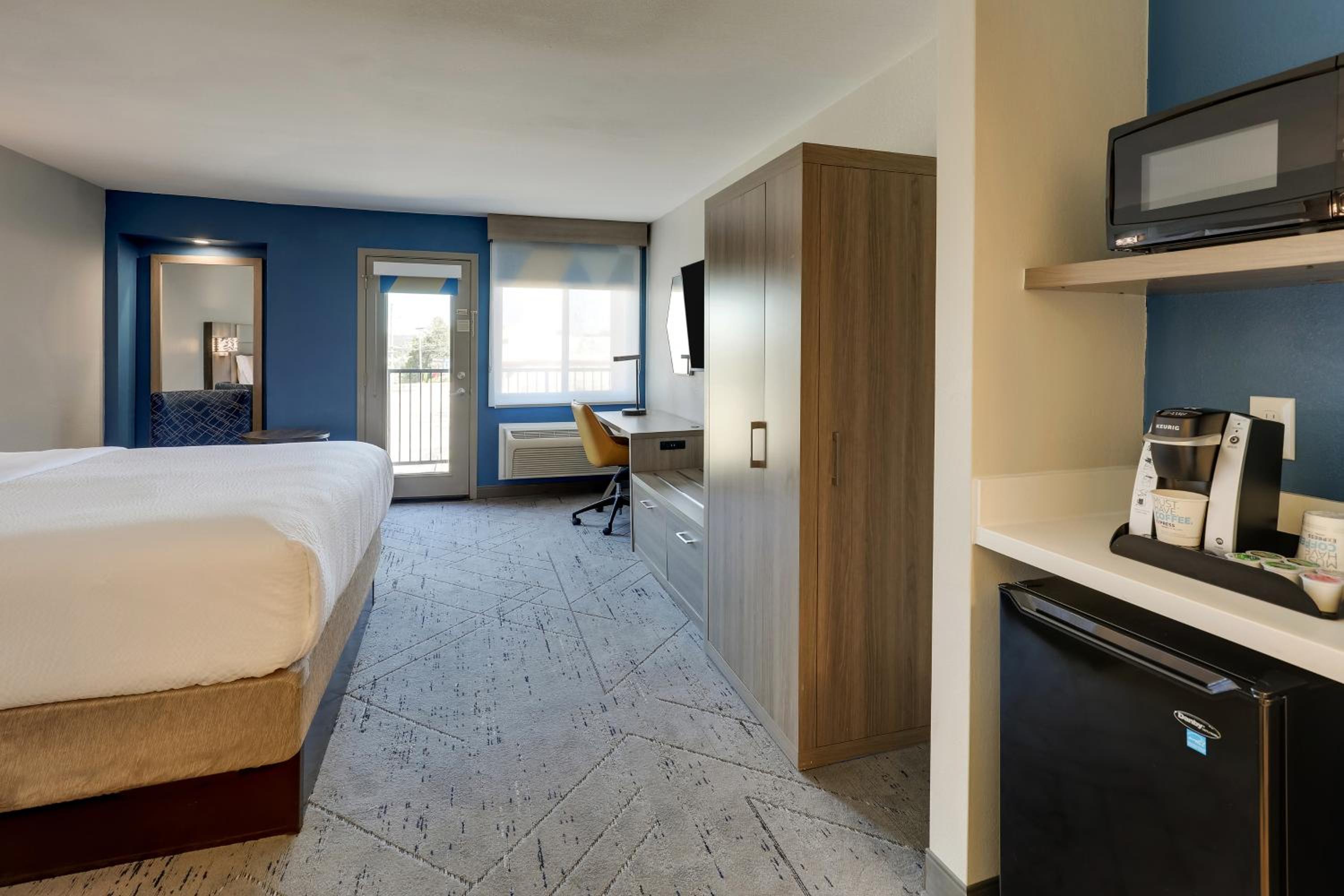 Standard King Room with Balcony