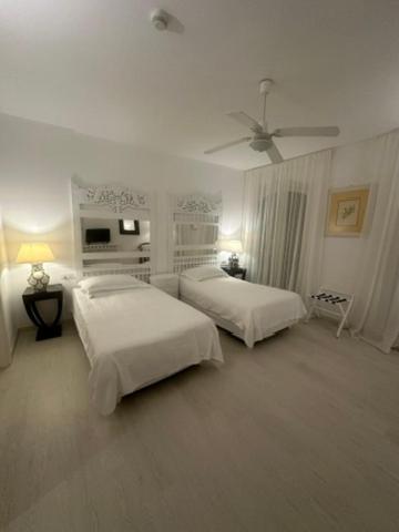 Suite with Lake View - Photo 2