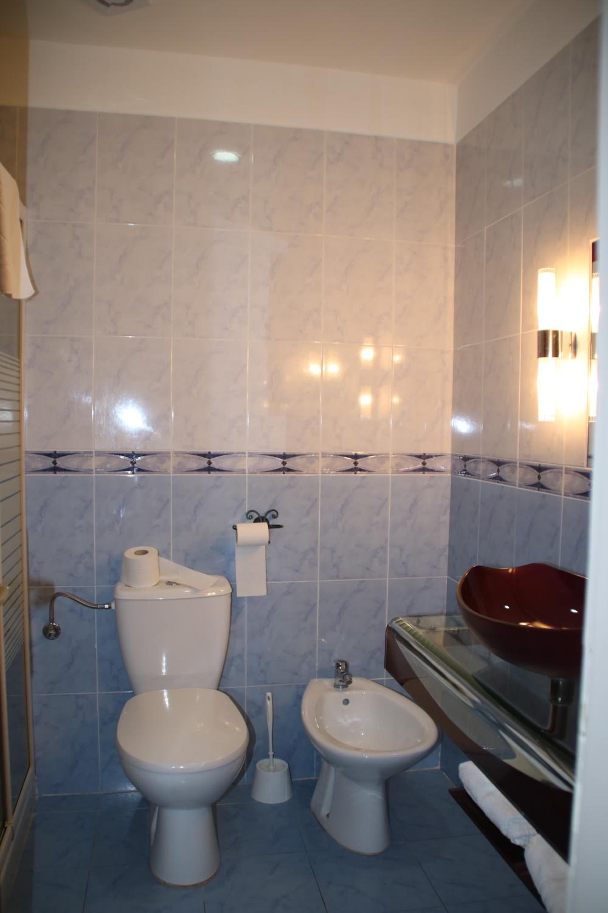 Double Room - Photo 2
