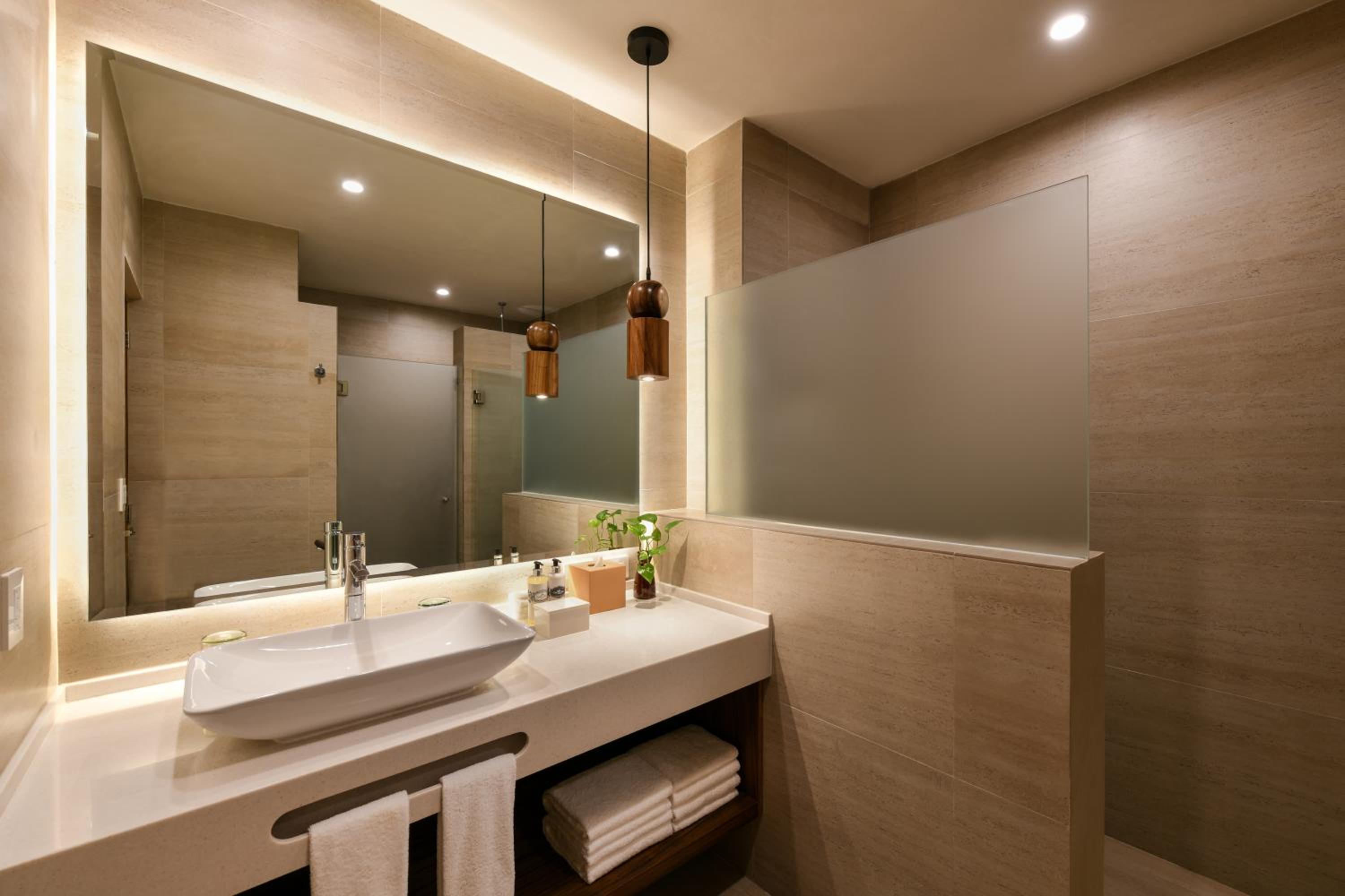 Royal Retreat Deluxe Garden Suite photo 3