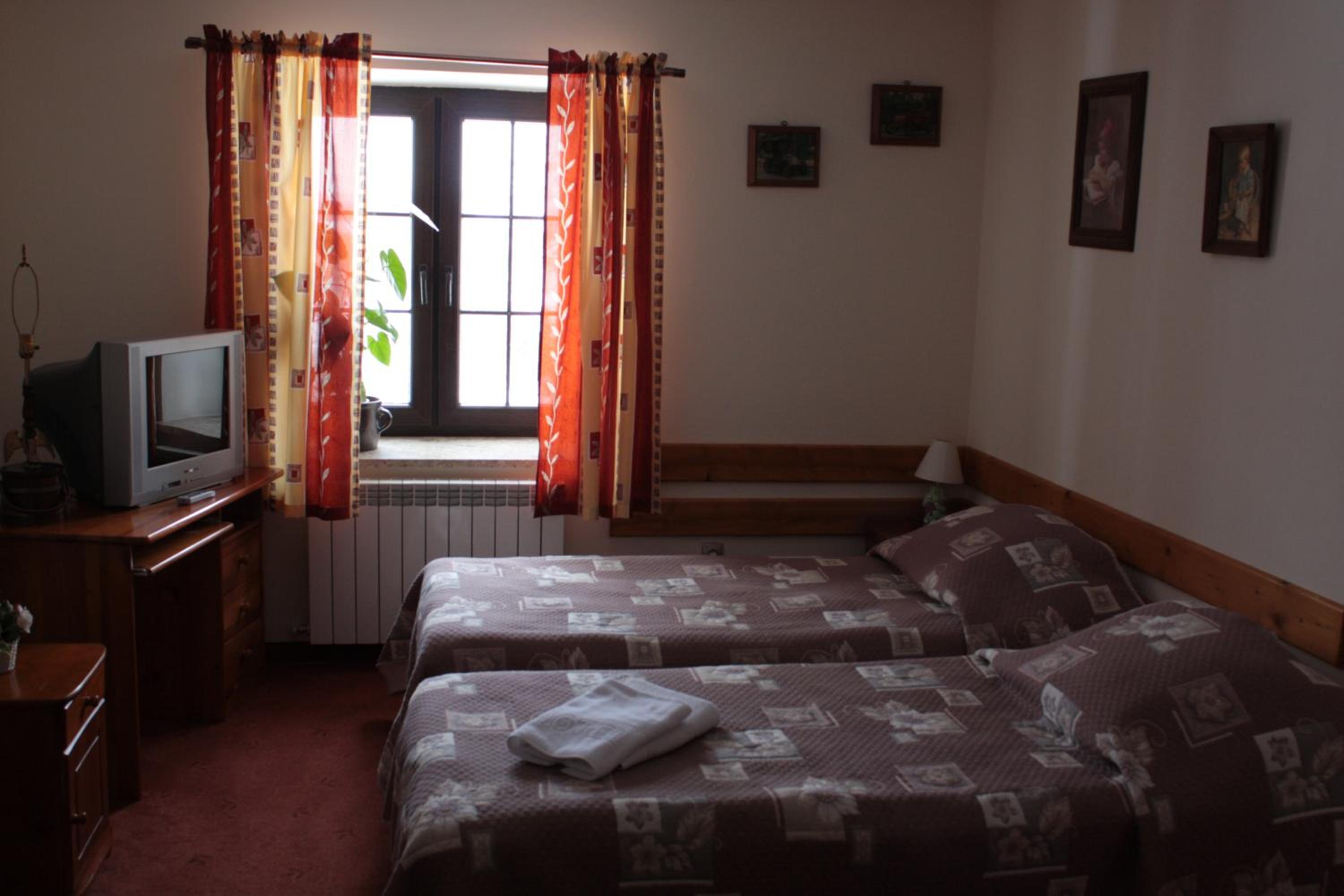 Standard Double Room - Photo 3