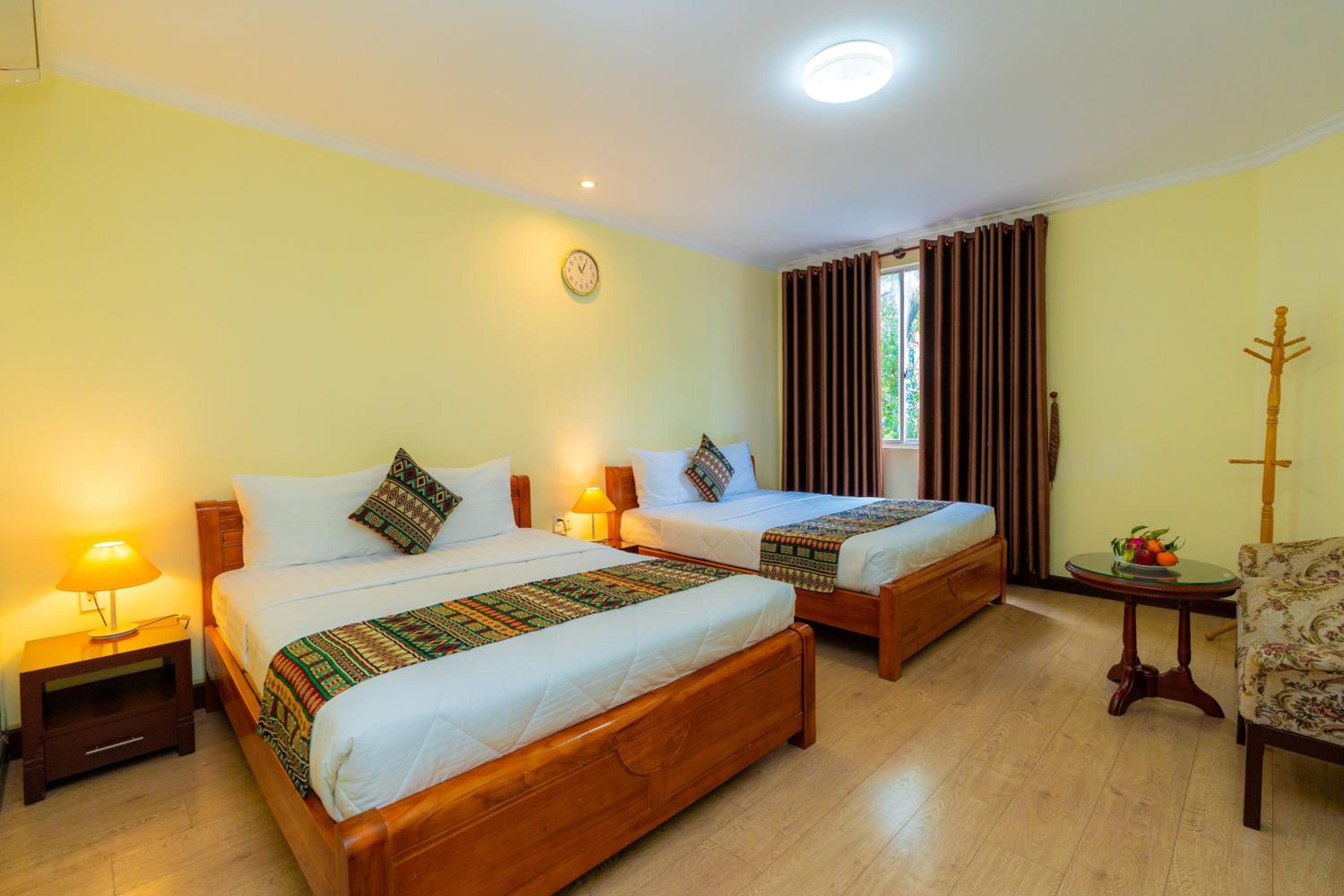 Deluxe Family Room
