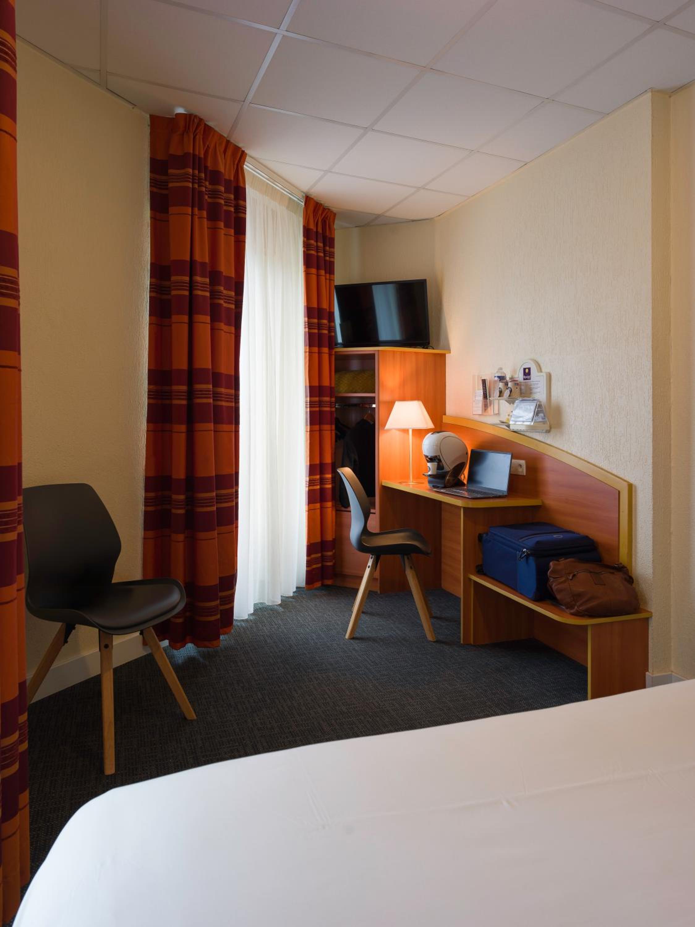 Superior Twin Room - Photo 4