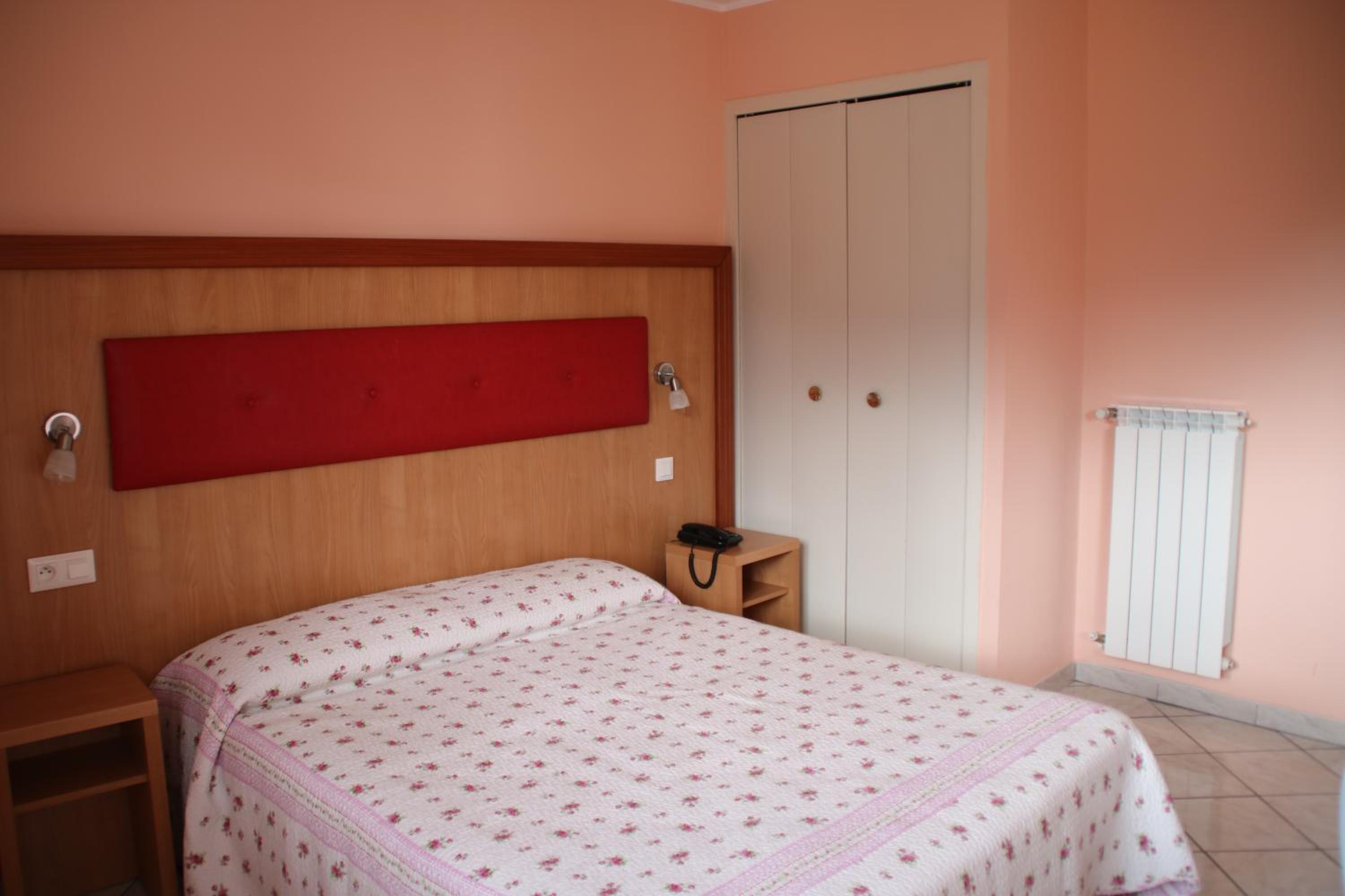 Double Room - Photo 4