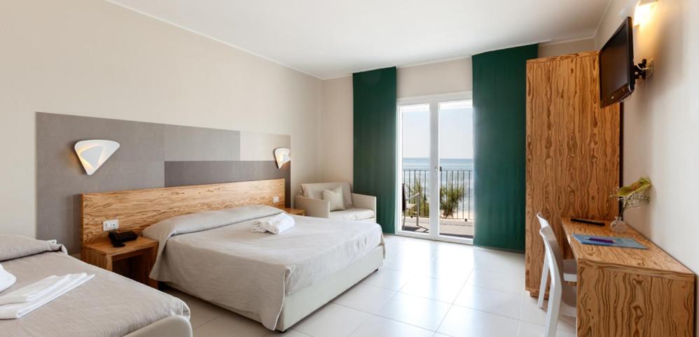 Quadruple Room with Sea View photo 1