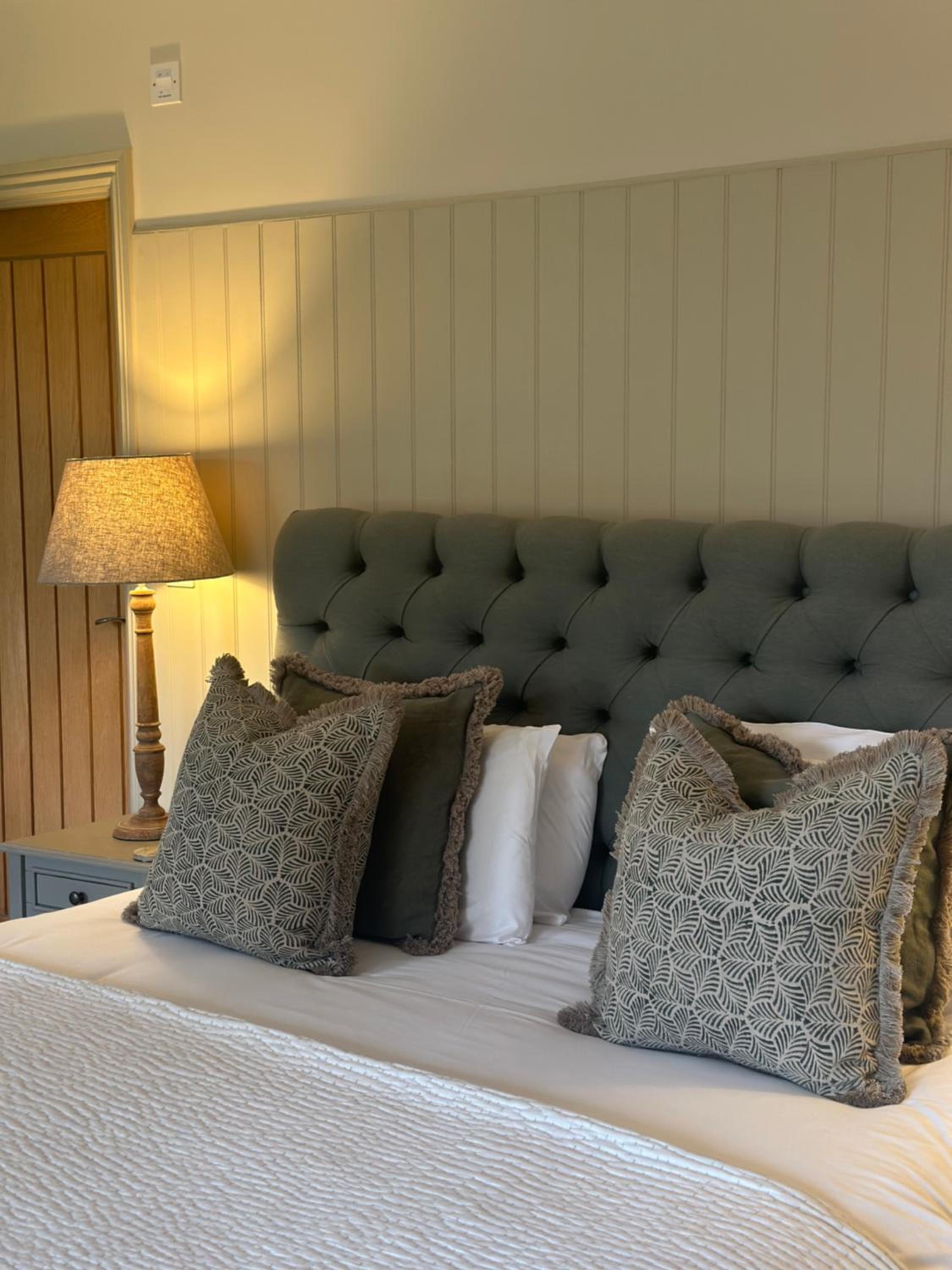Deluxe King Suite - Photo 4
