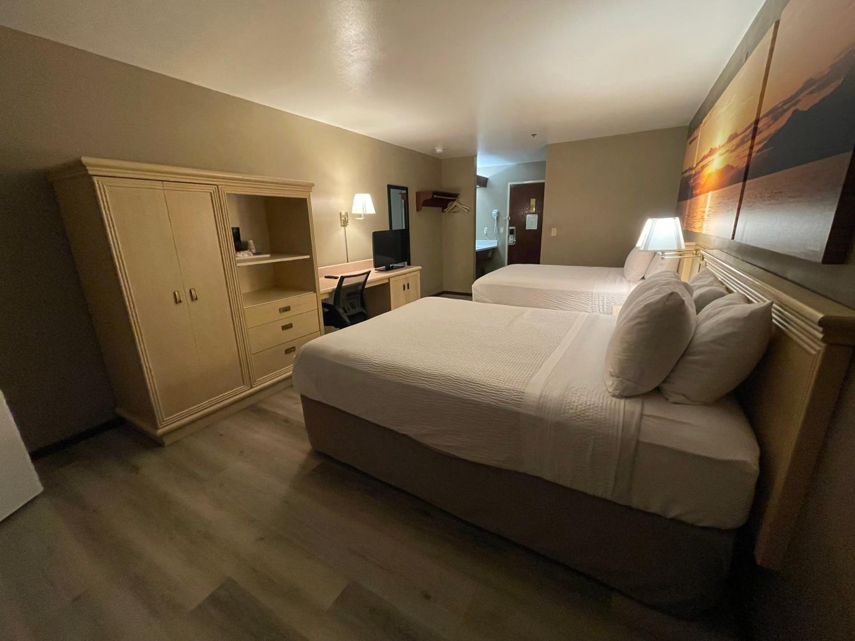 Double Room with Two Double Beds - Non-Smoking - Photo 6