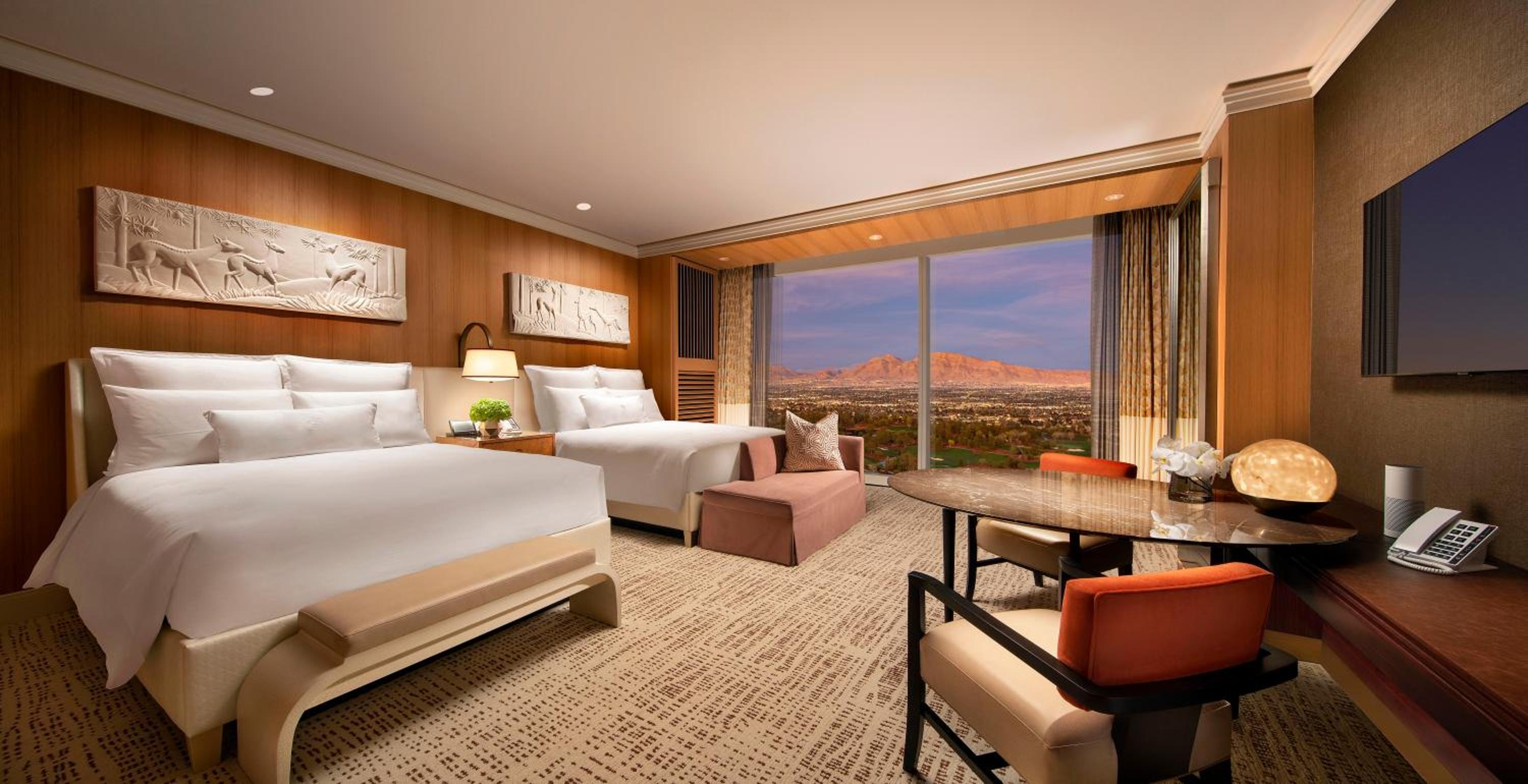 Wynn Resort Two Queens (Check-in at Wynn) - Photo 2