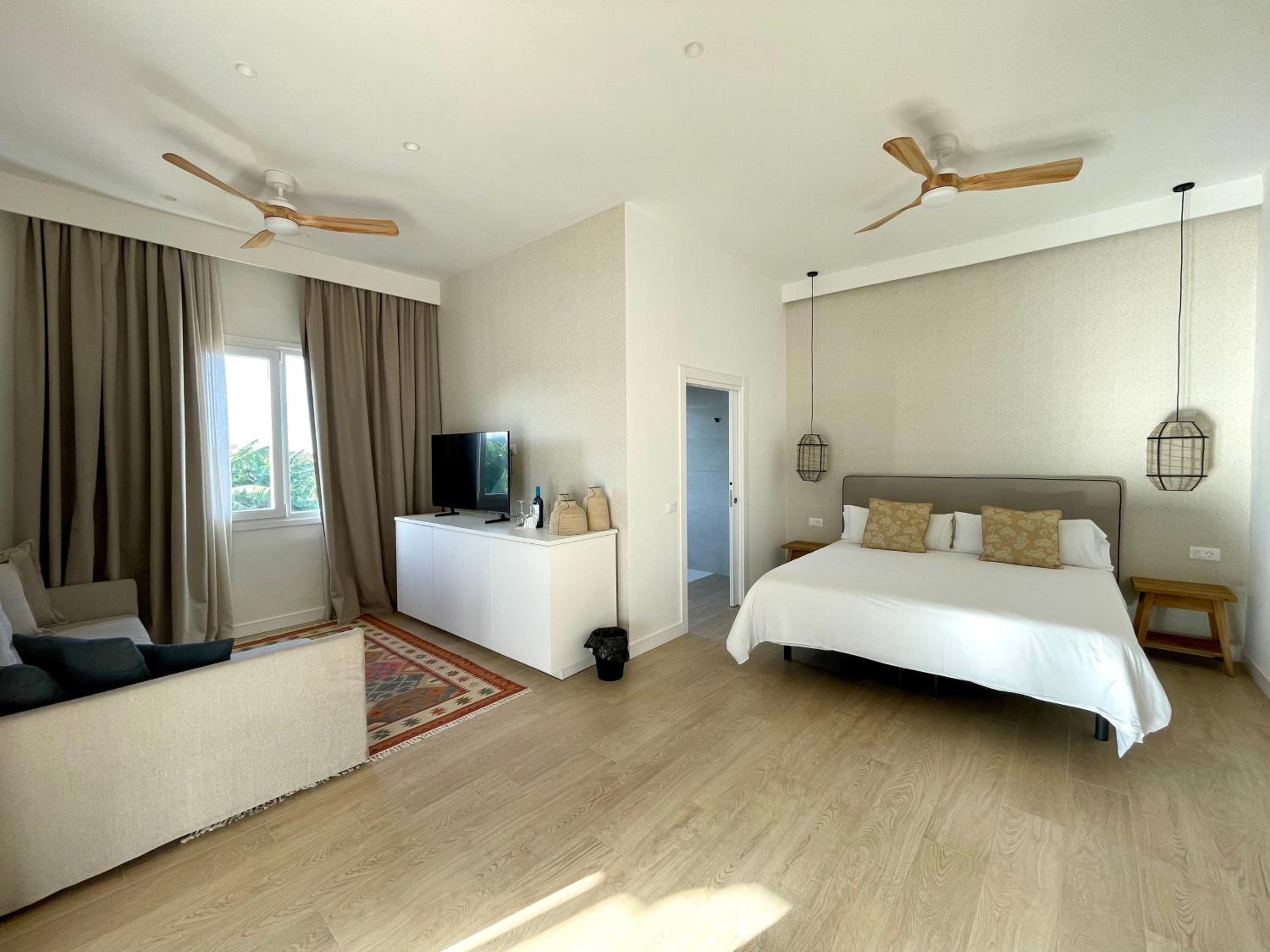 Junior suite with terrace 500 meters from the main building photo 3