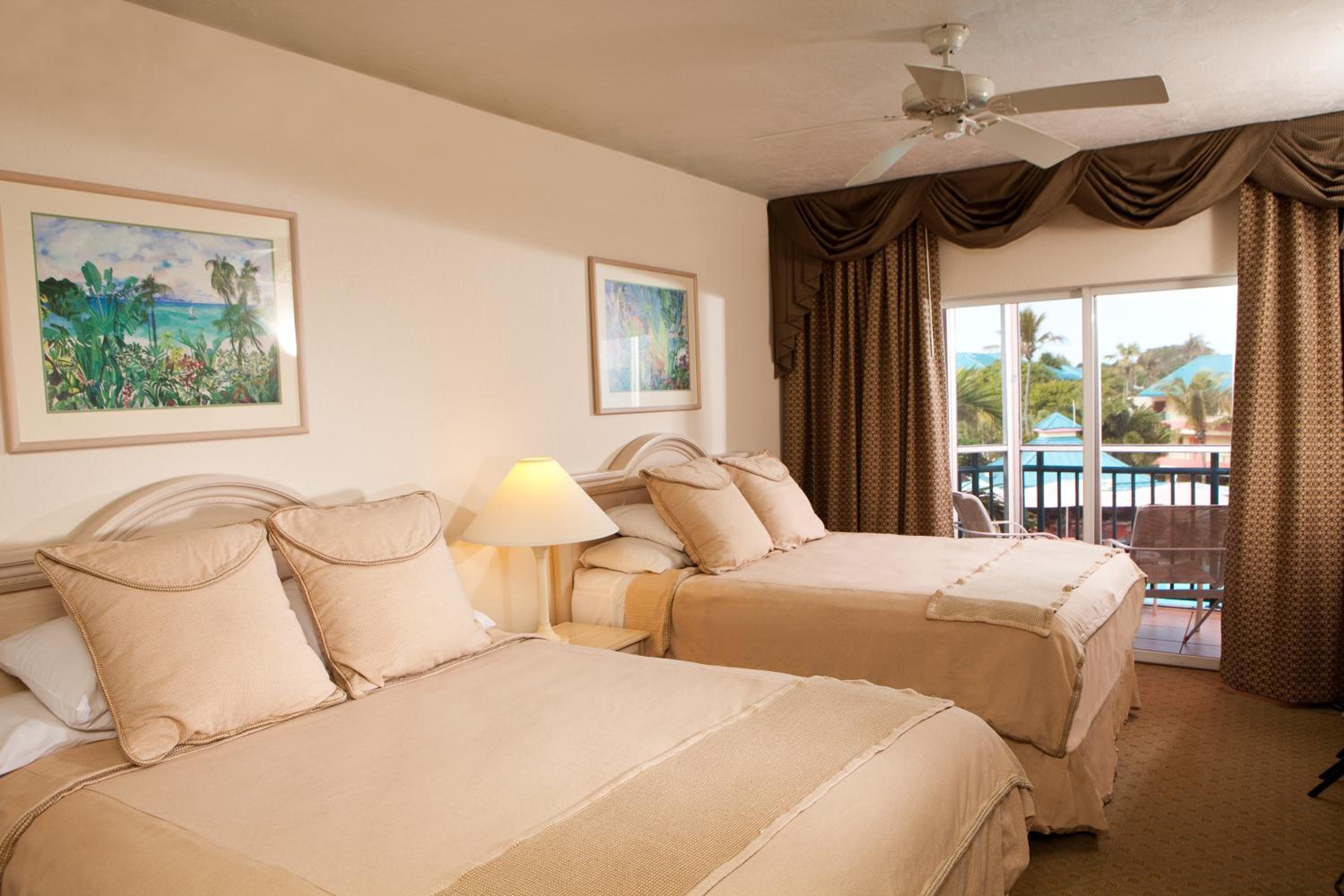 Double Room with Pool View photo 2