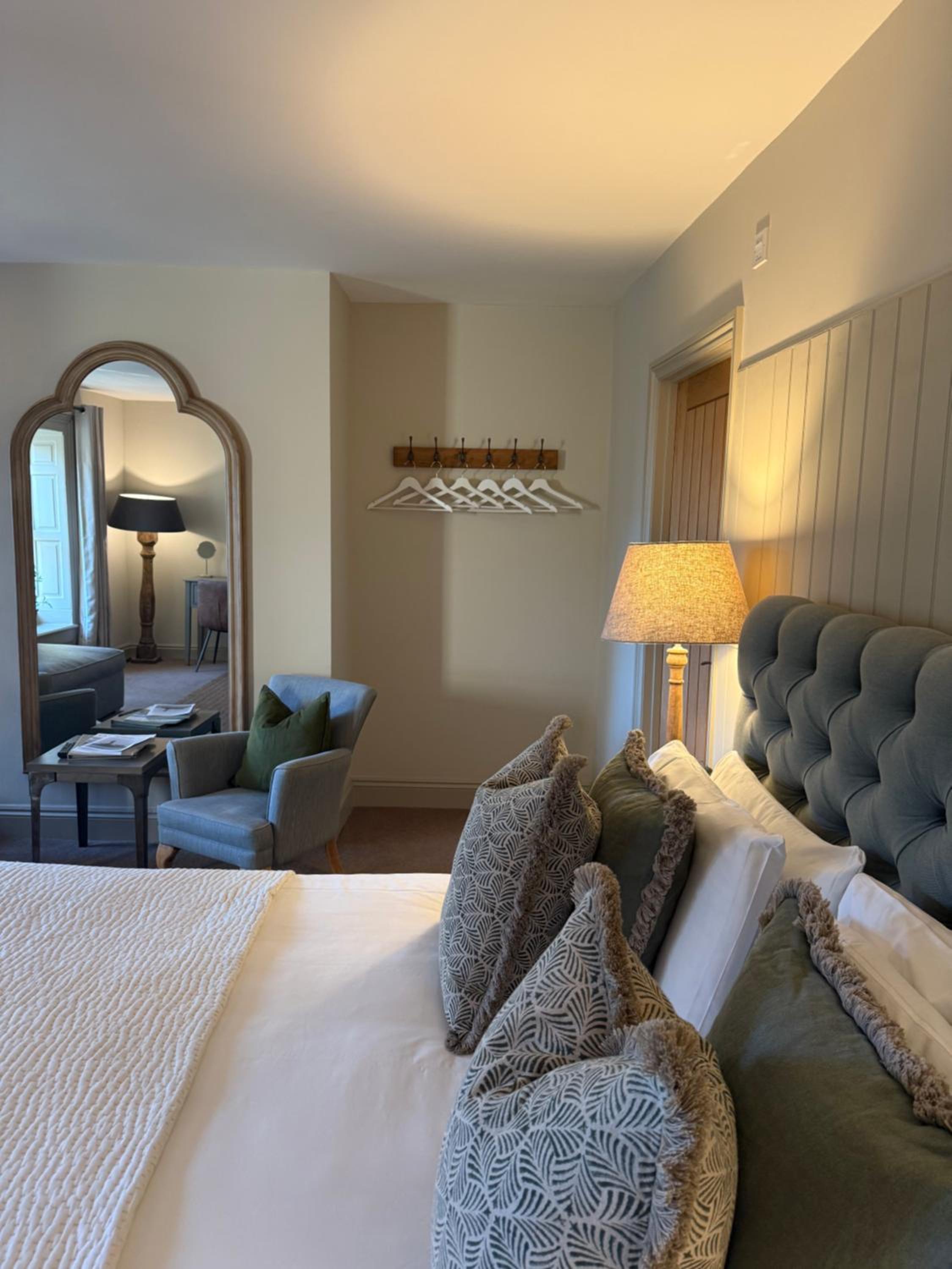 Deluxe King Suite - Photo 3