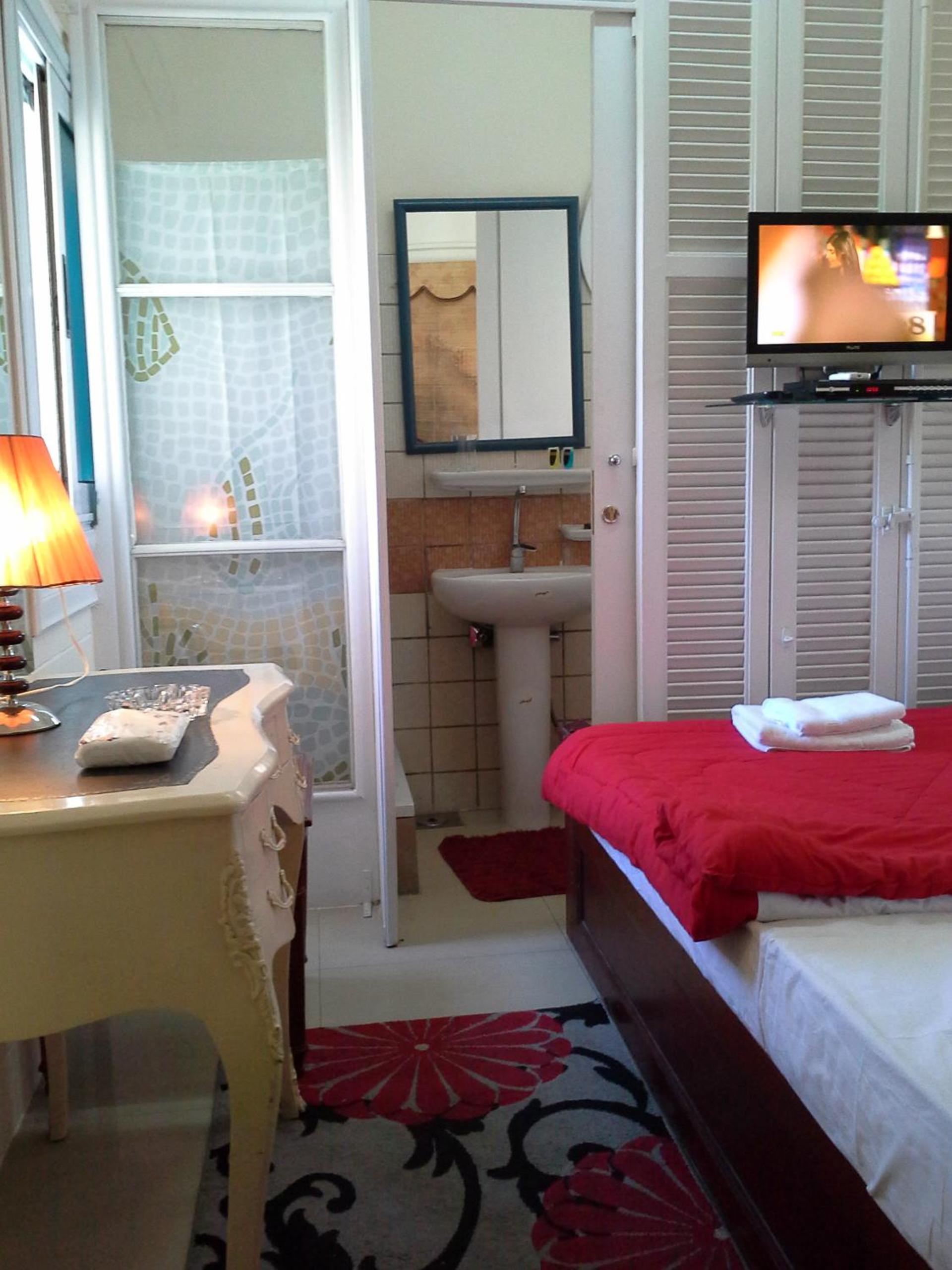 Single Room - 1st or 2nd floor (No elevator)